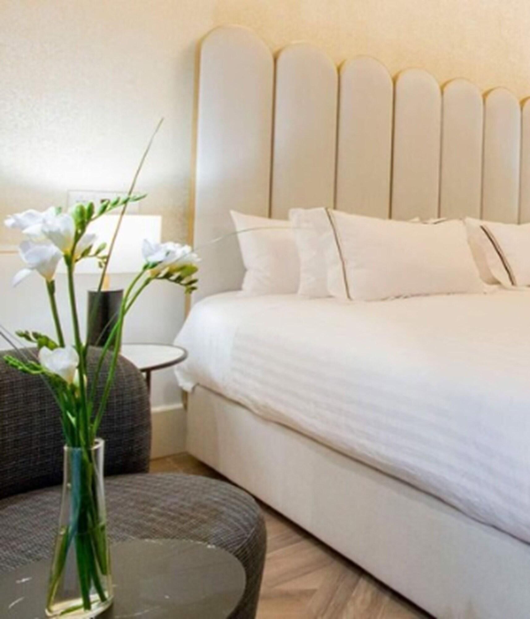 Double Queen Size Bed