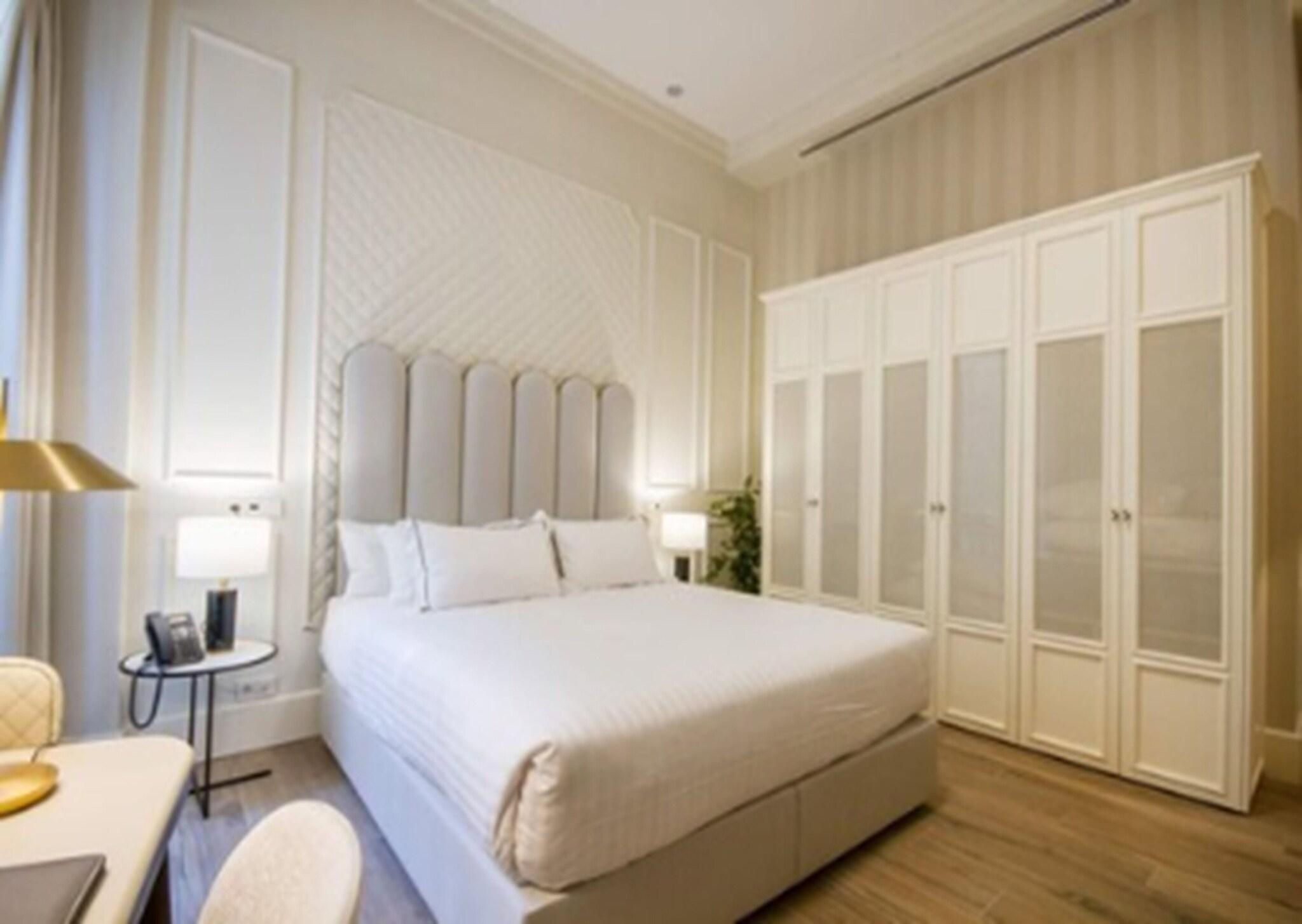 Double Queen Size Bed