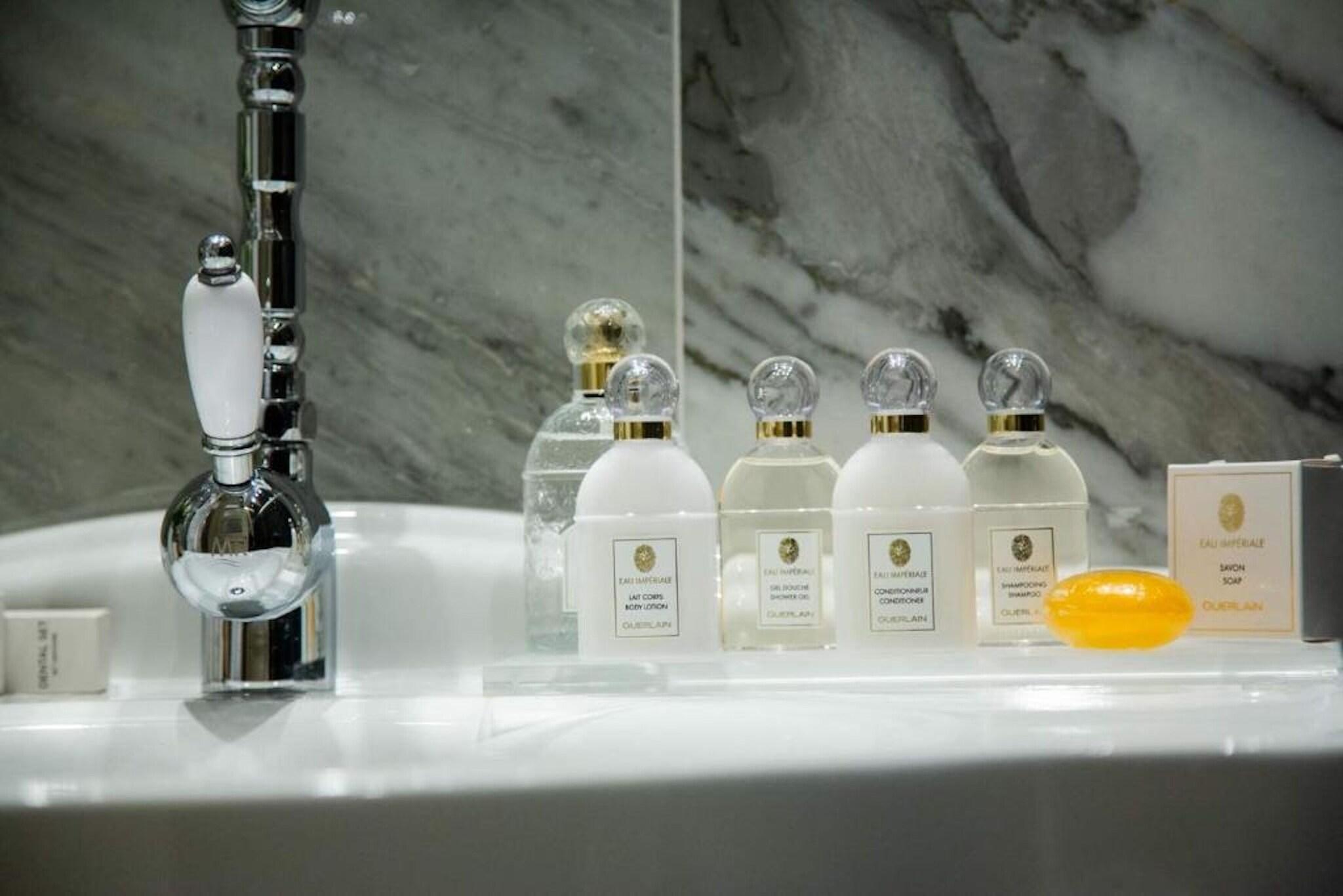 Double Queen Size Bed