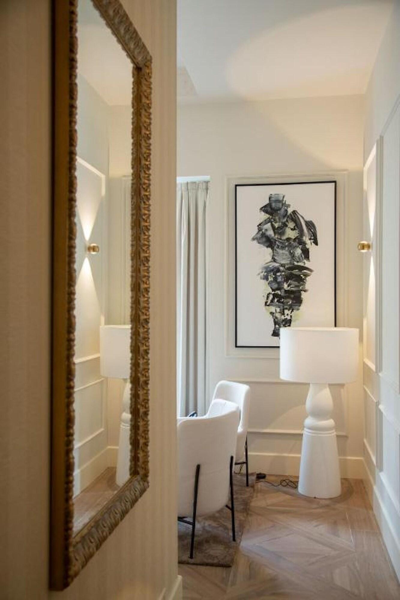 Junior Suite King Size Bed