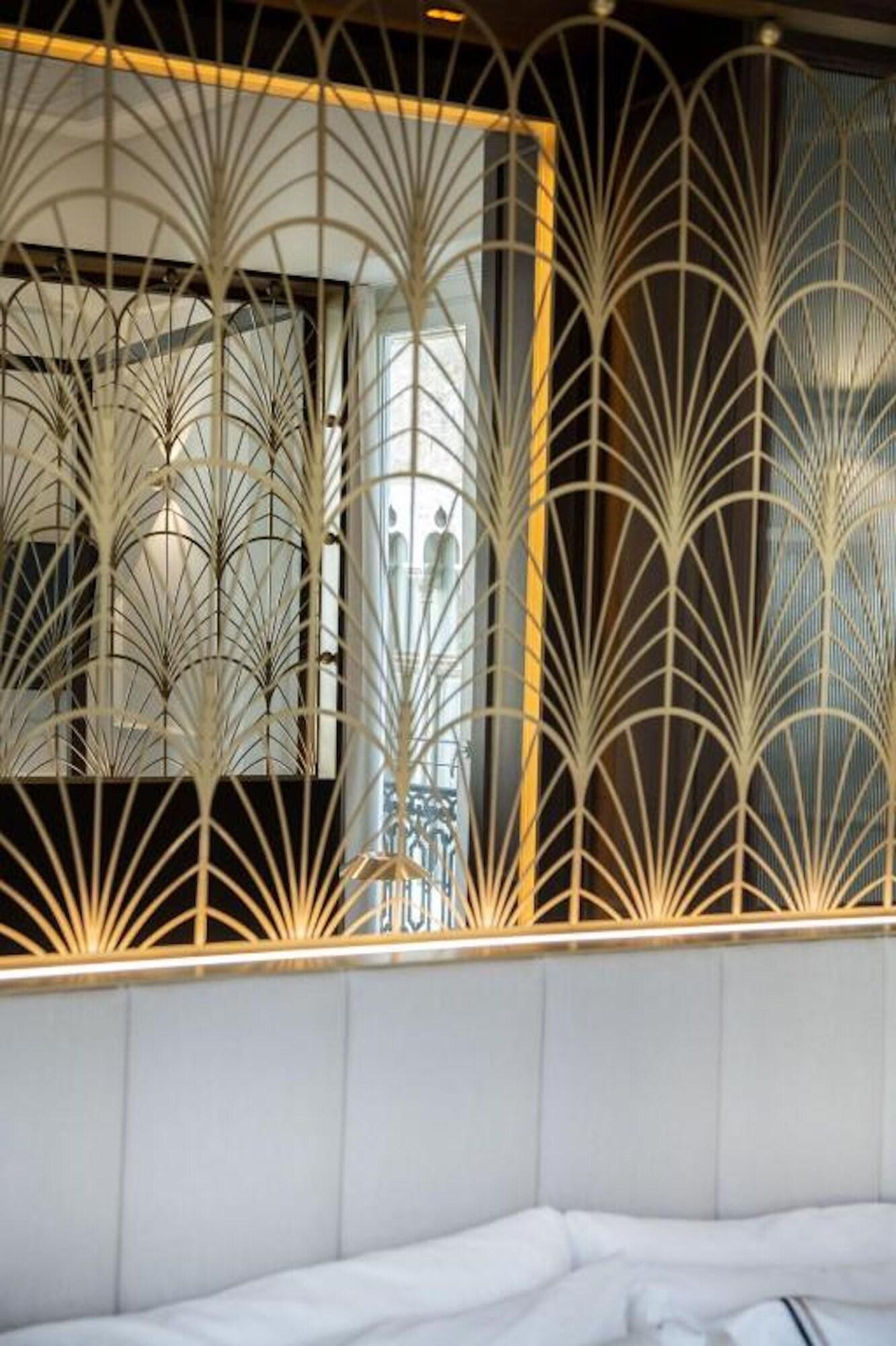 Junior Suite King Size Bed