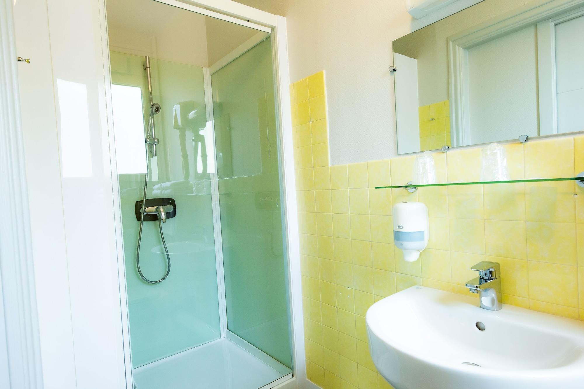 Family Room Capacity 4