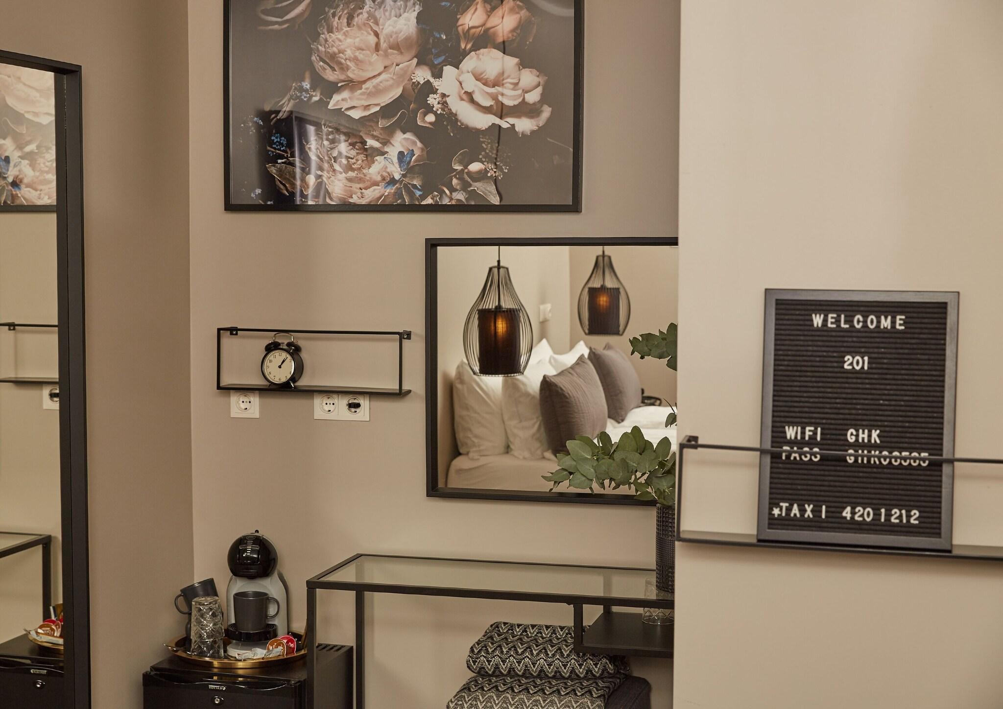 Double Deluxe Queen Bed