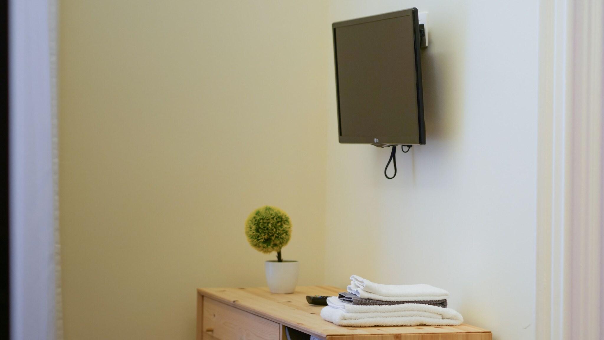 Quadruple with Shared Bathroom