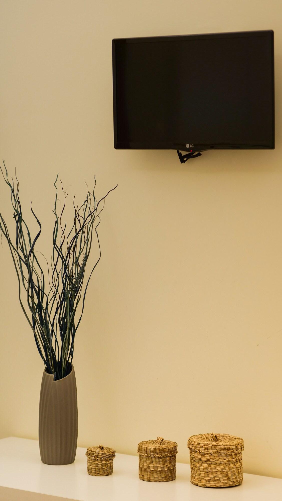 Quadruple with Shared Bathroom