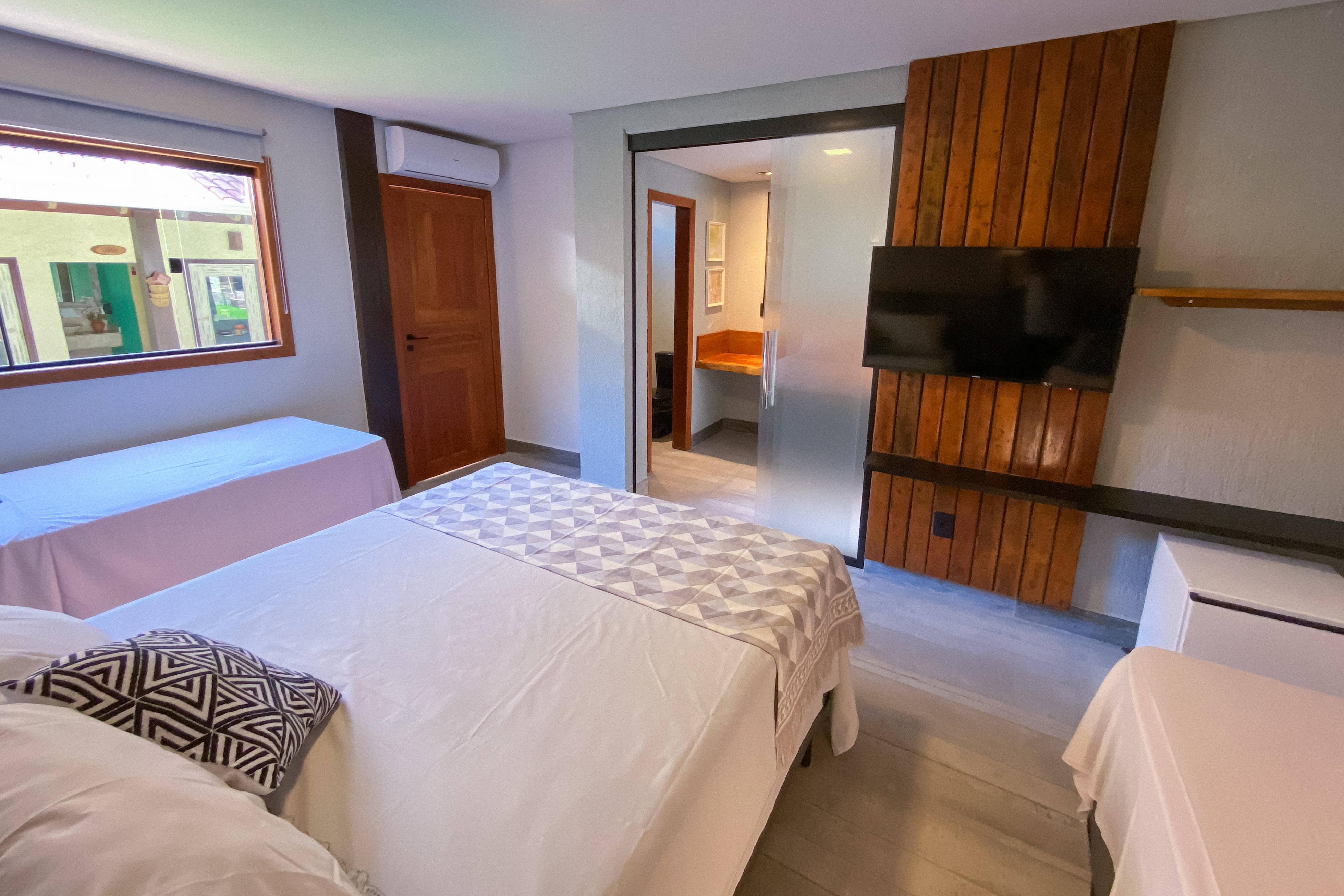 Suite Capacity 4