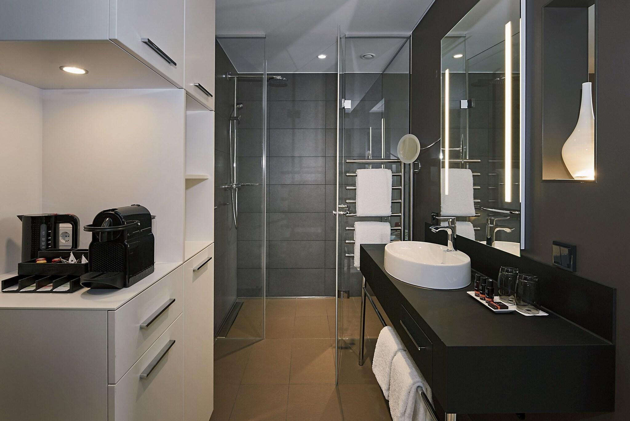 Double Superior King Bed