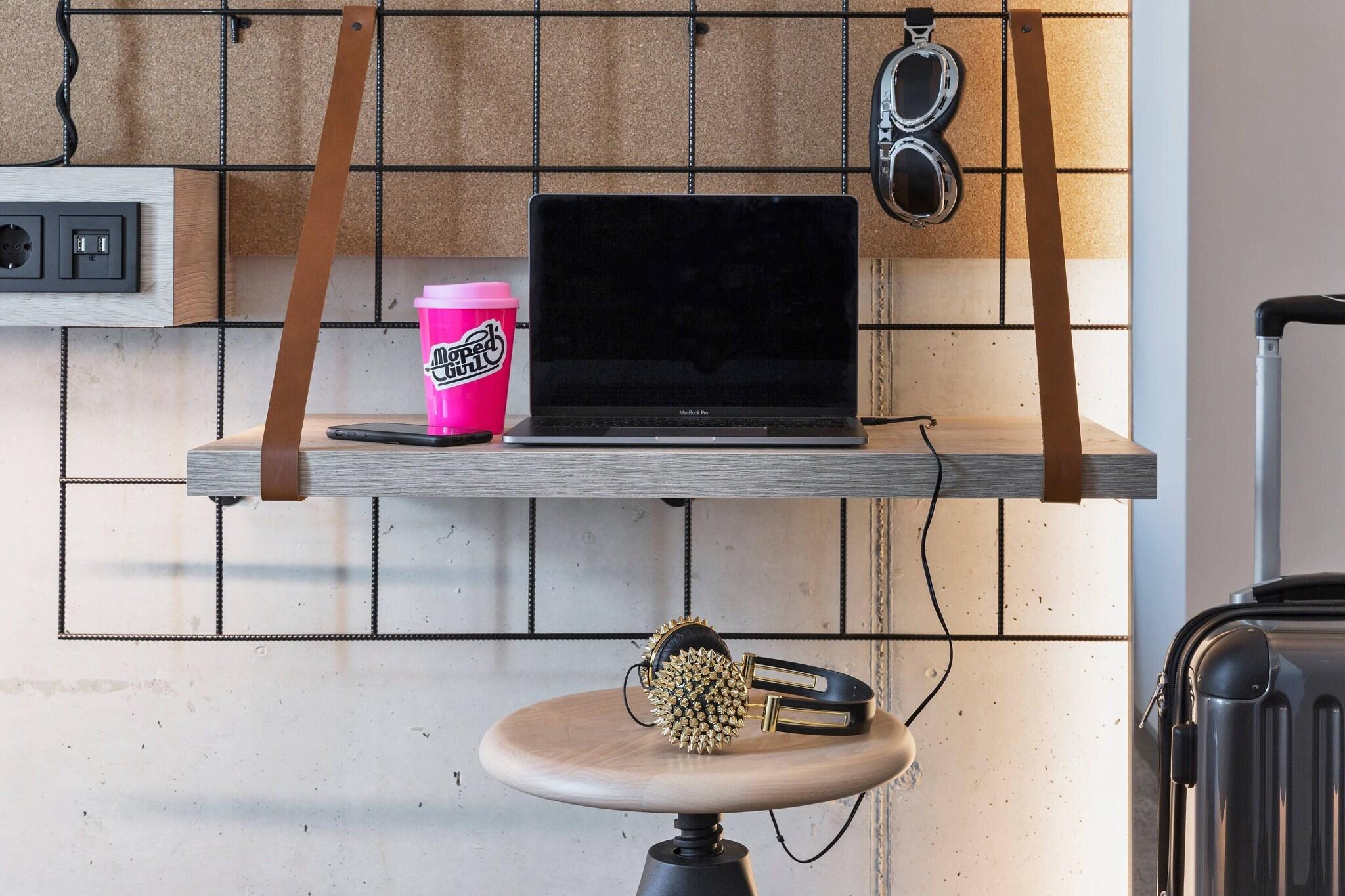 Double Queen Size Bed