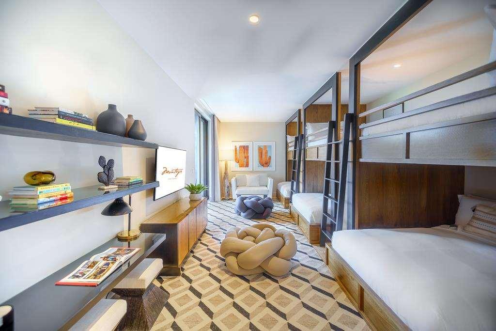 Home Three Bedrooms with Views