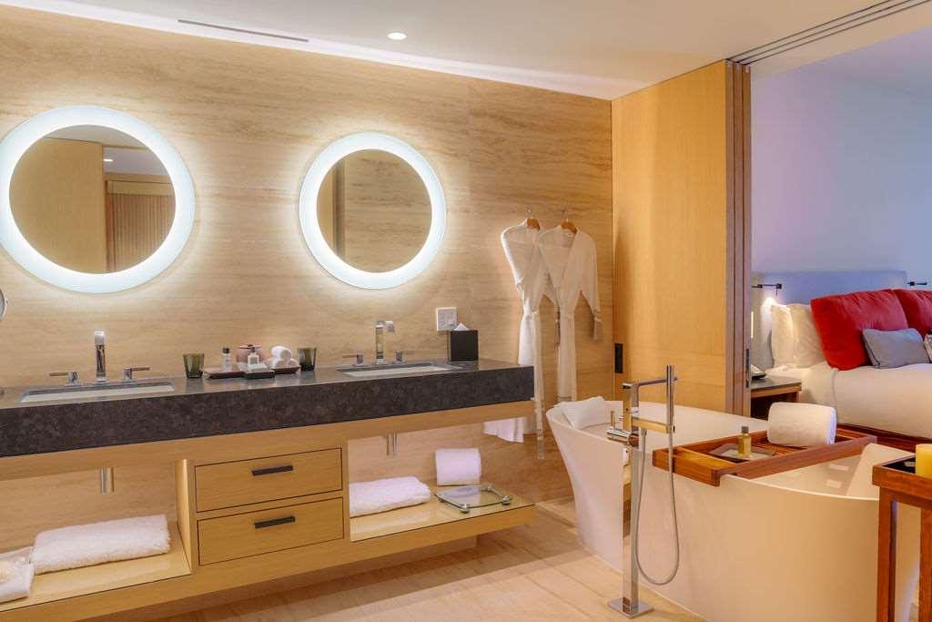 Home Three Bedrooms with Views