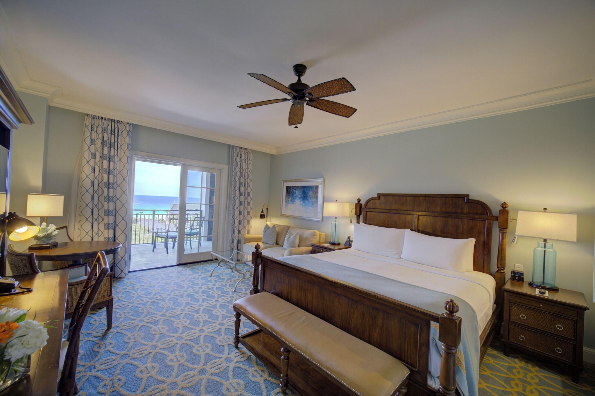 Suite Pool View King Bed