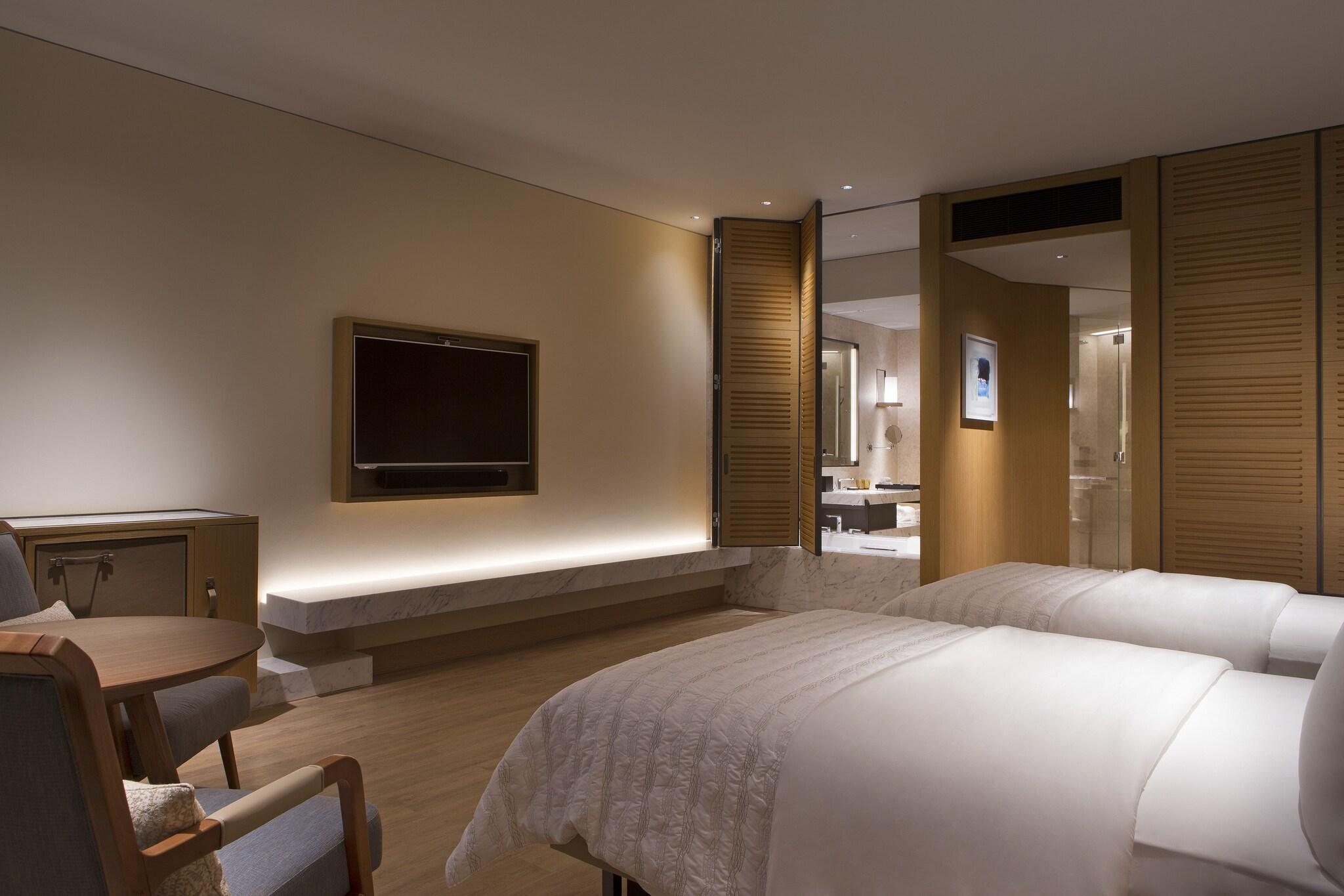 Quadruple Ocean View Two Double Beds