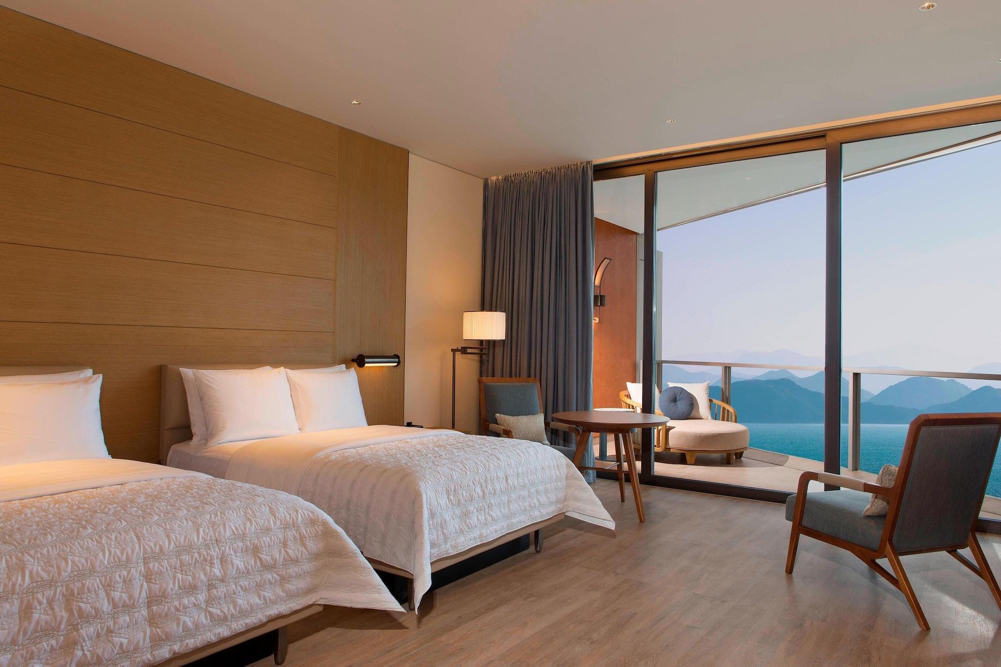 Quadruple Ocean View Two Double Beds