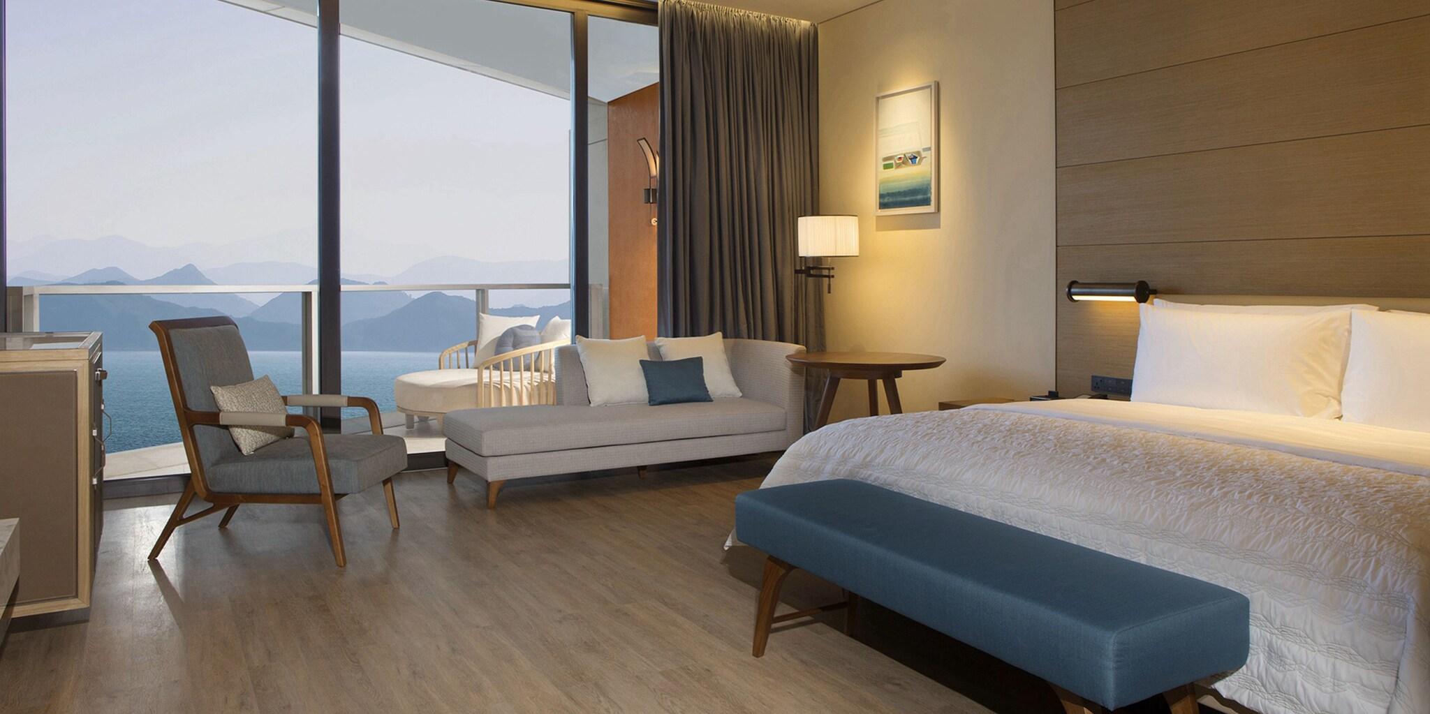 Double Ocean View King Bed