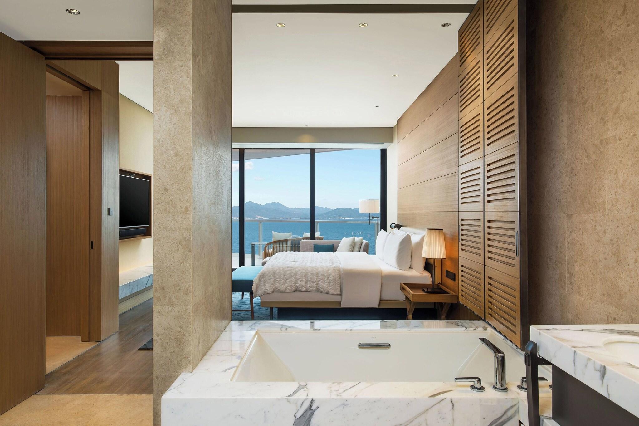 Suite Ocean View King Bed