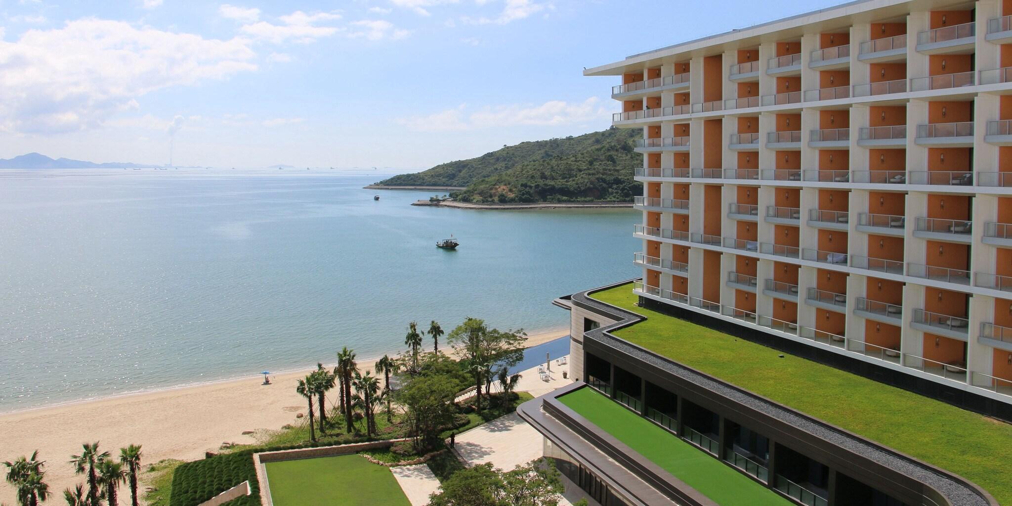 Double Ocean Front King Bed