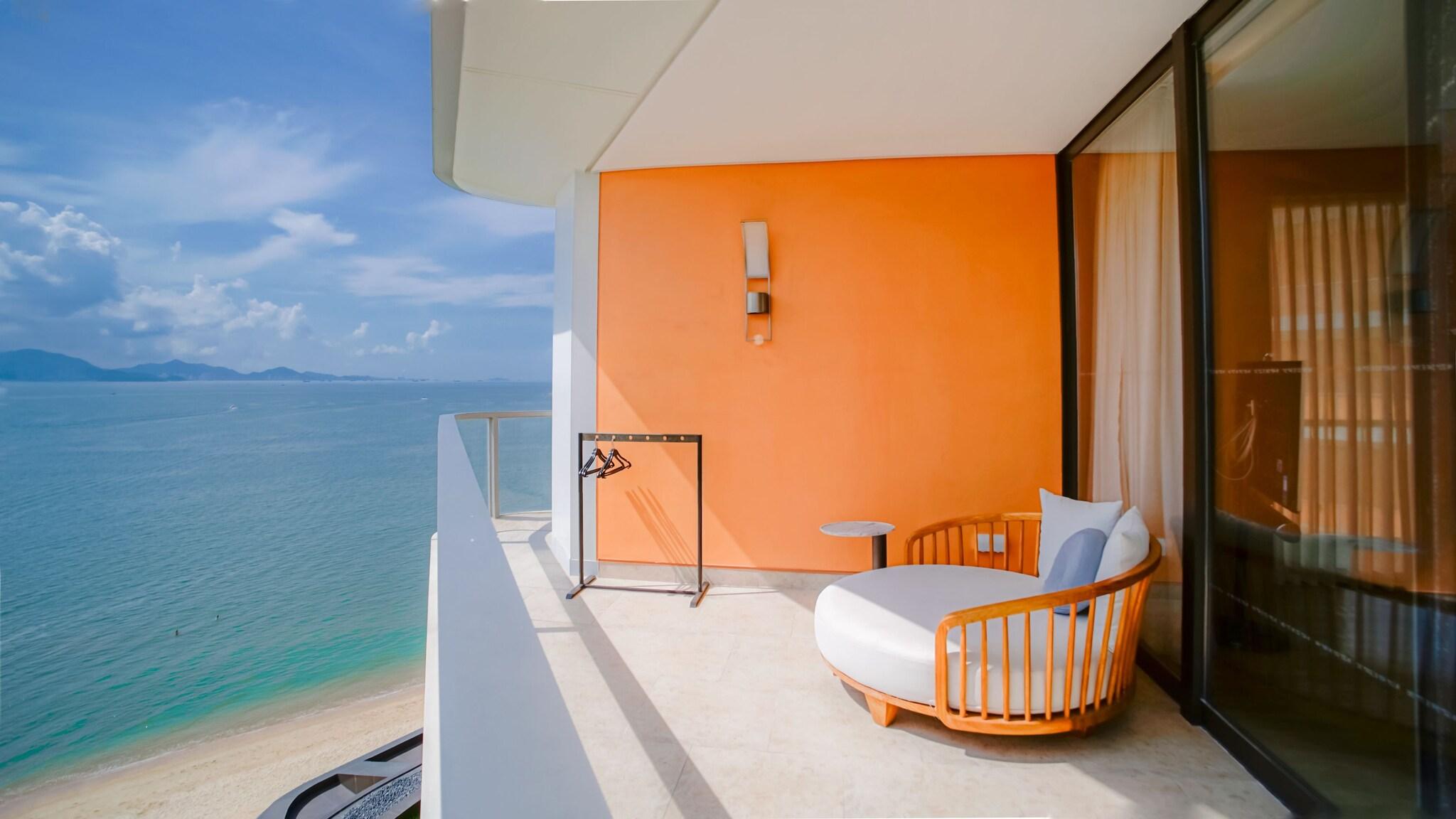 Double Ocean Front King Bed