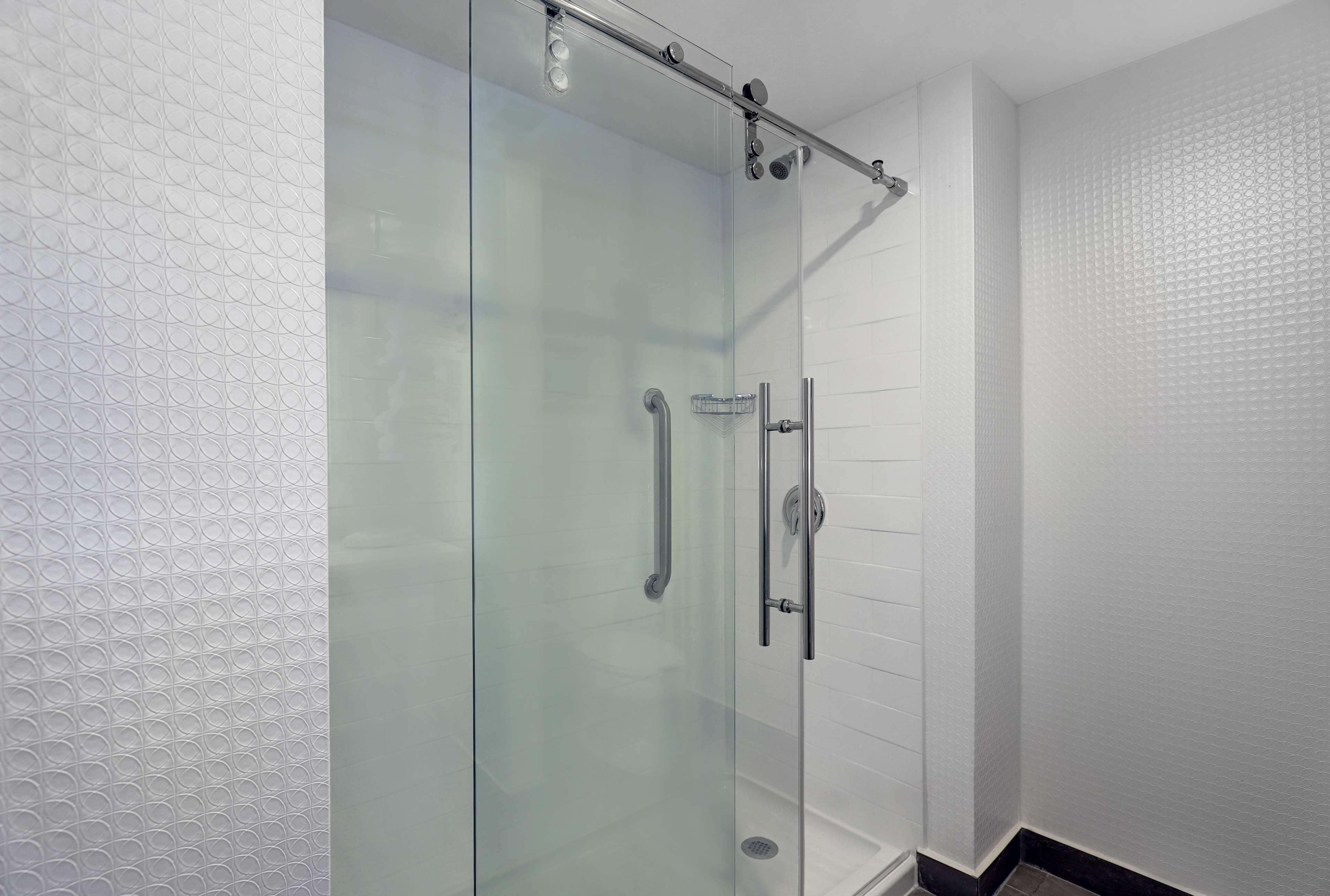 Double King Bed Non Smoking