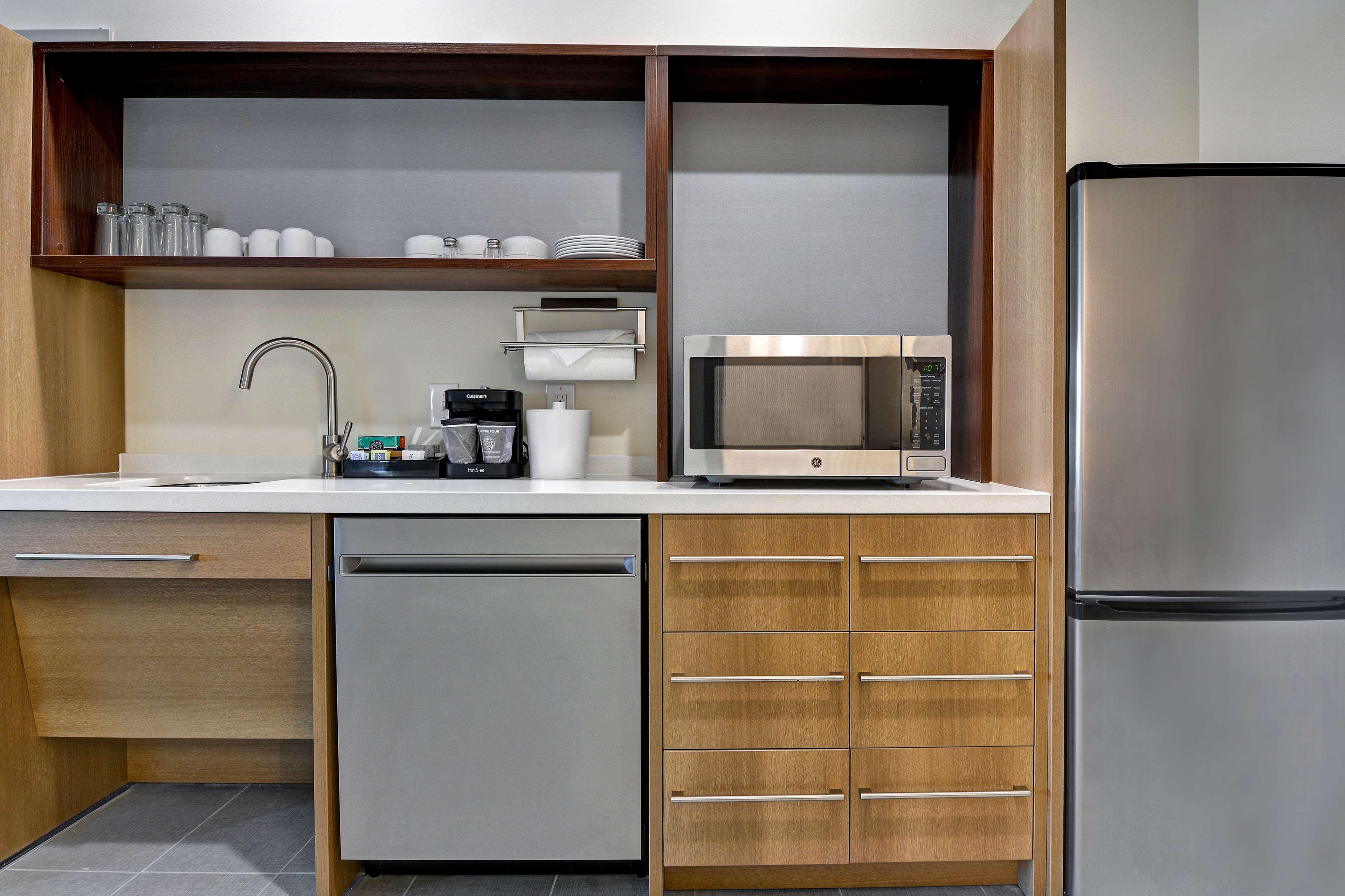 Studio Accessible King Size Bed