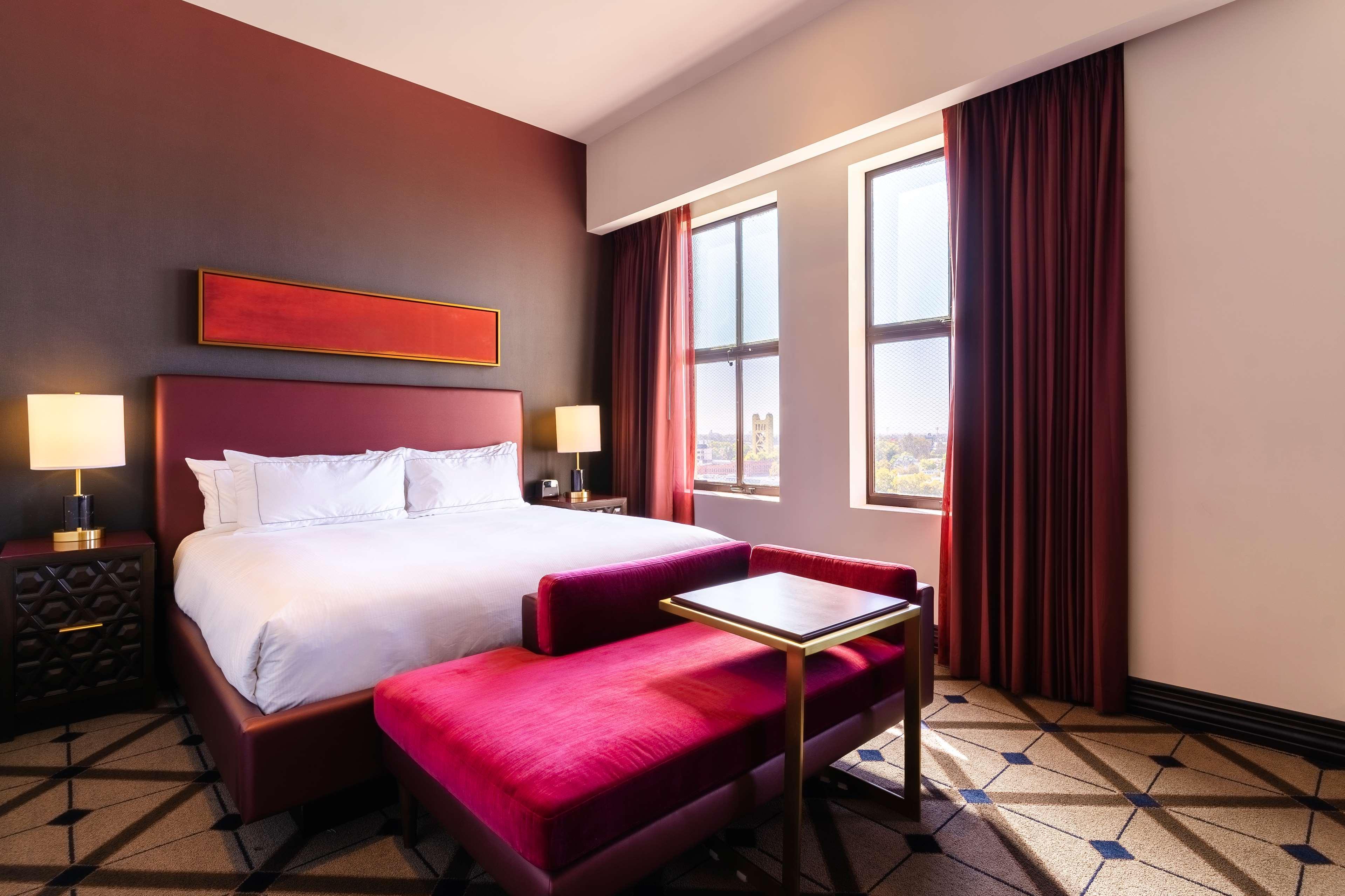 Double Deluxe King Bed