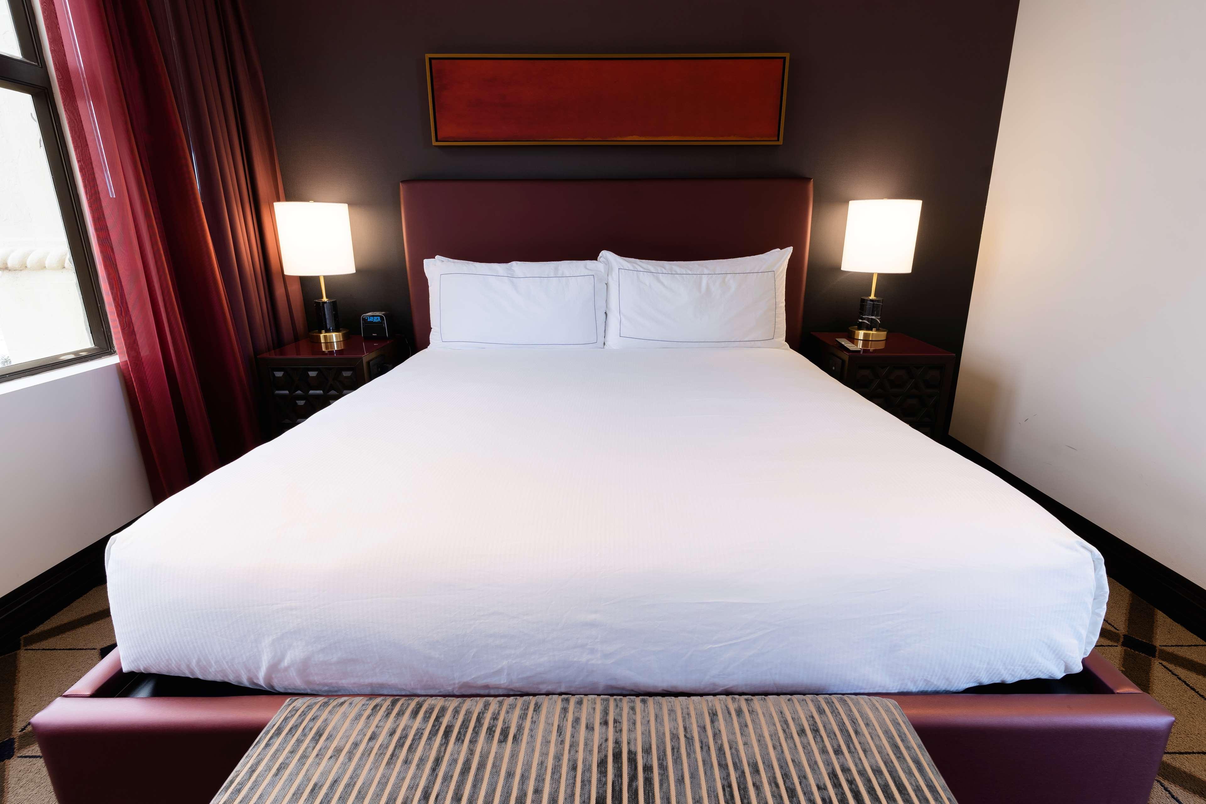 Double City View King Bed