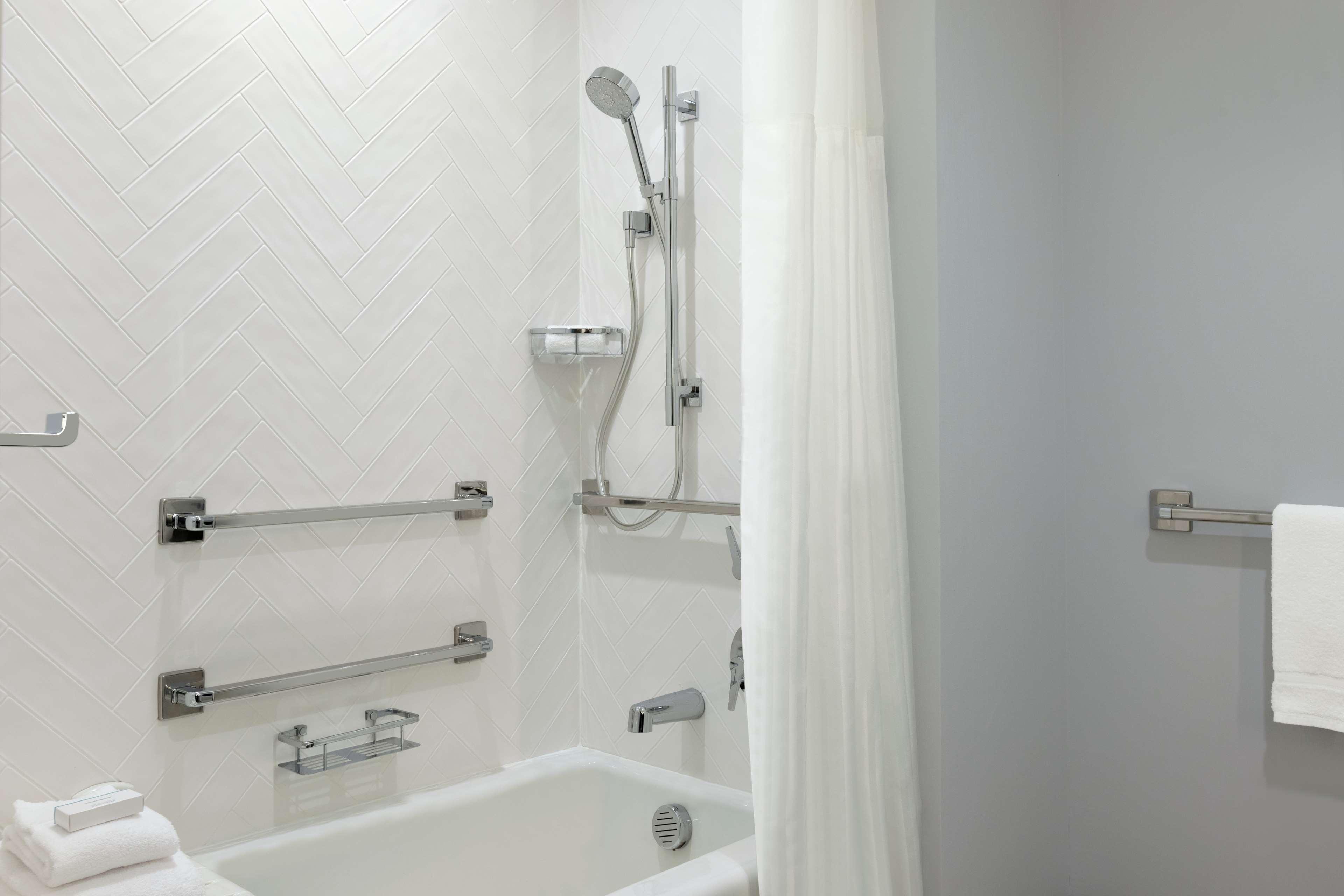 Room Accessible-two Queen Beds