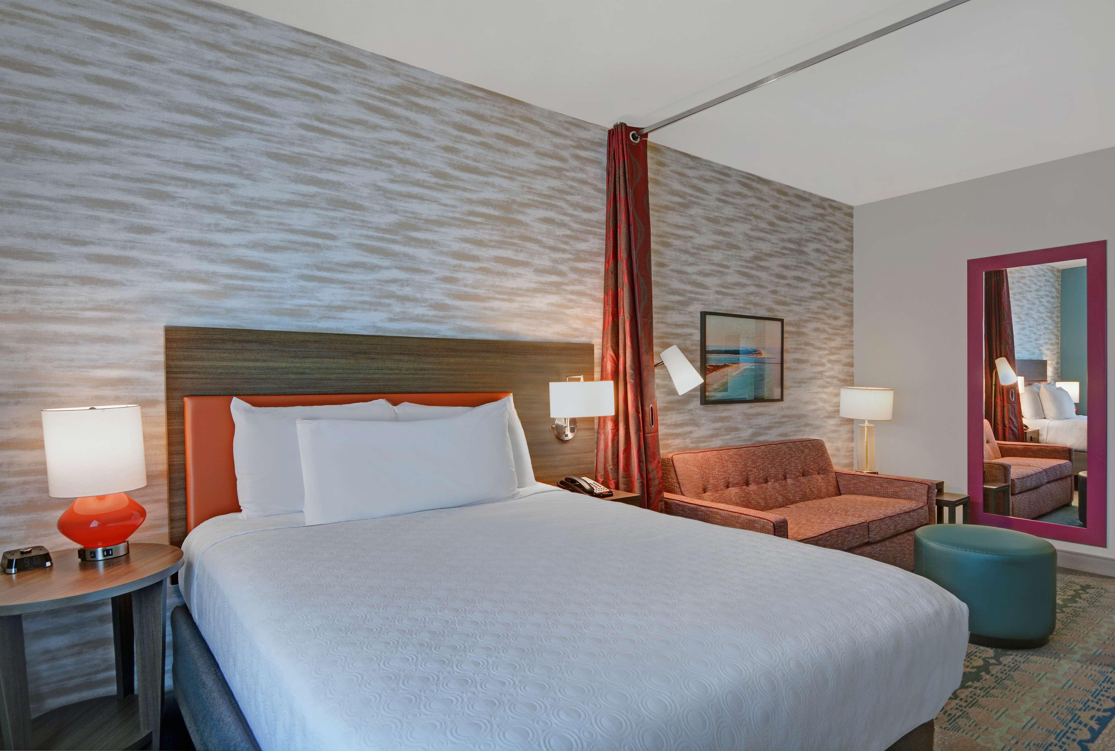 Studio Queen Size Bed