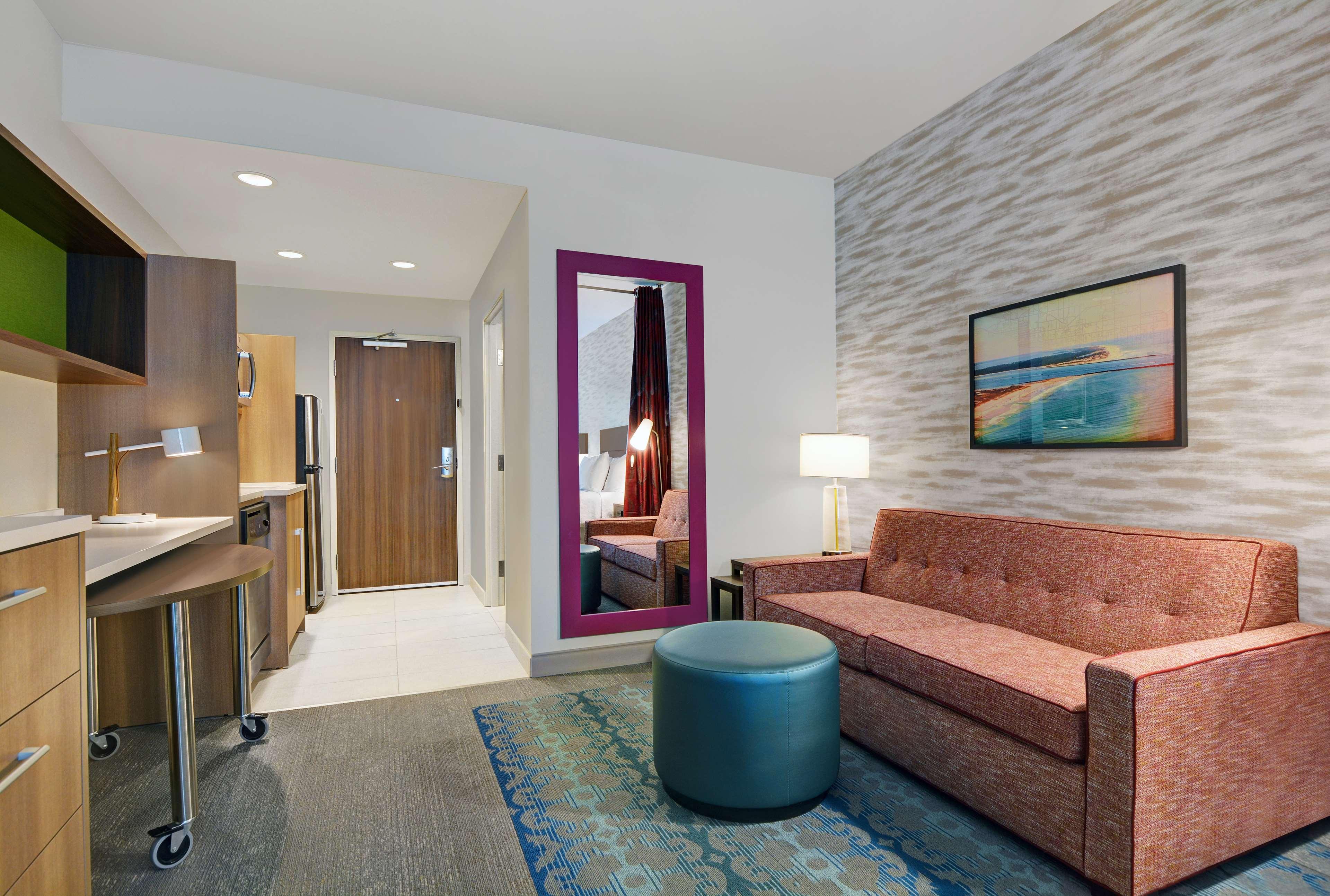 Studio Queen Size Bed