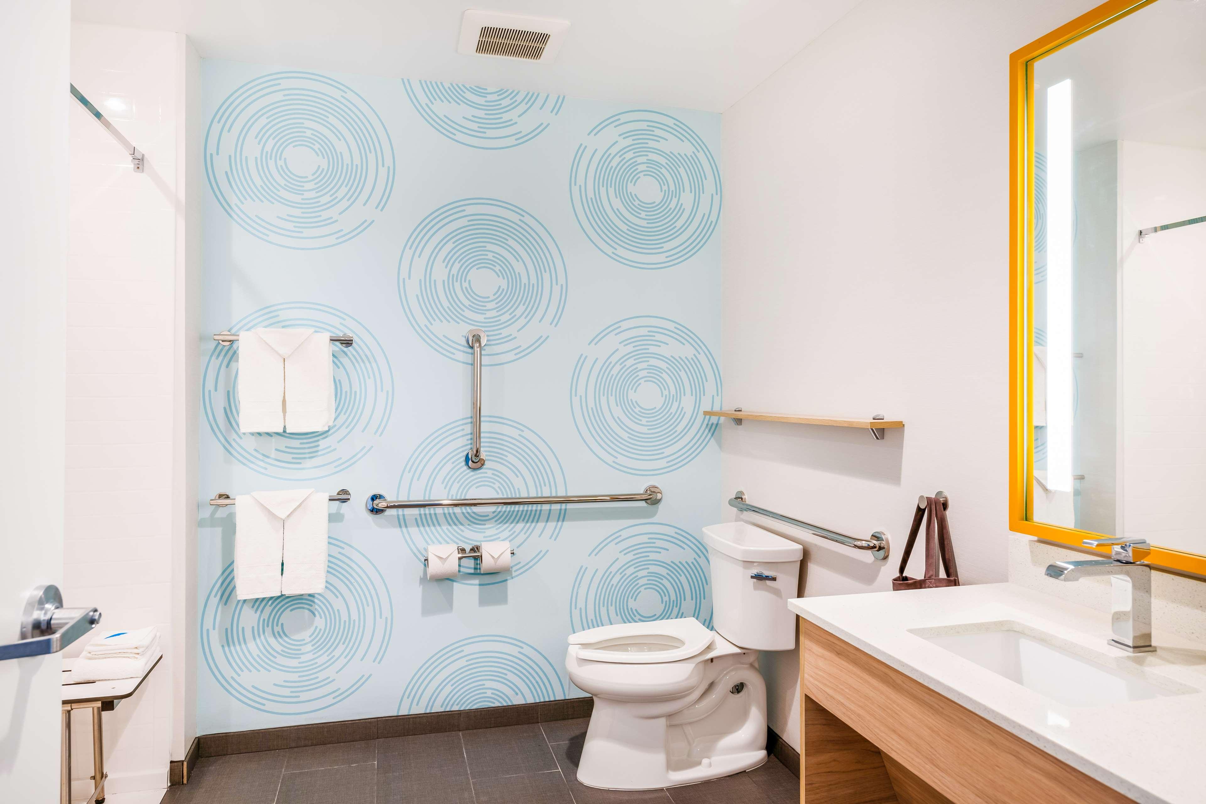 Room Accessible-two Queen Beds