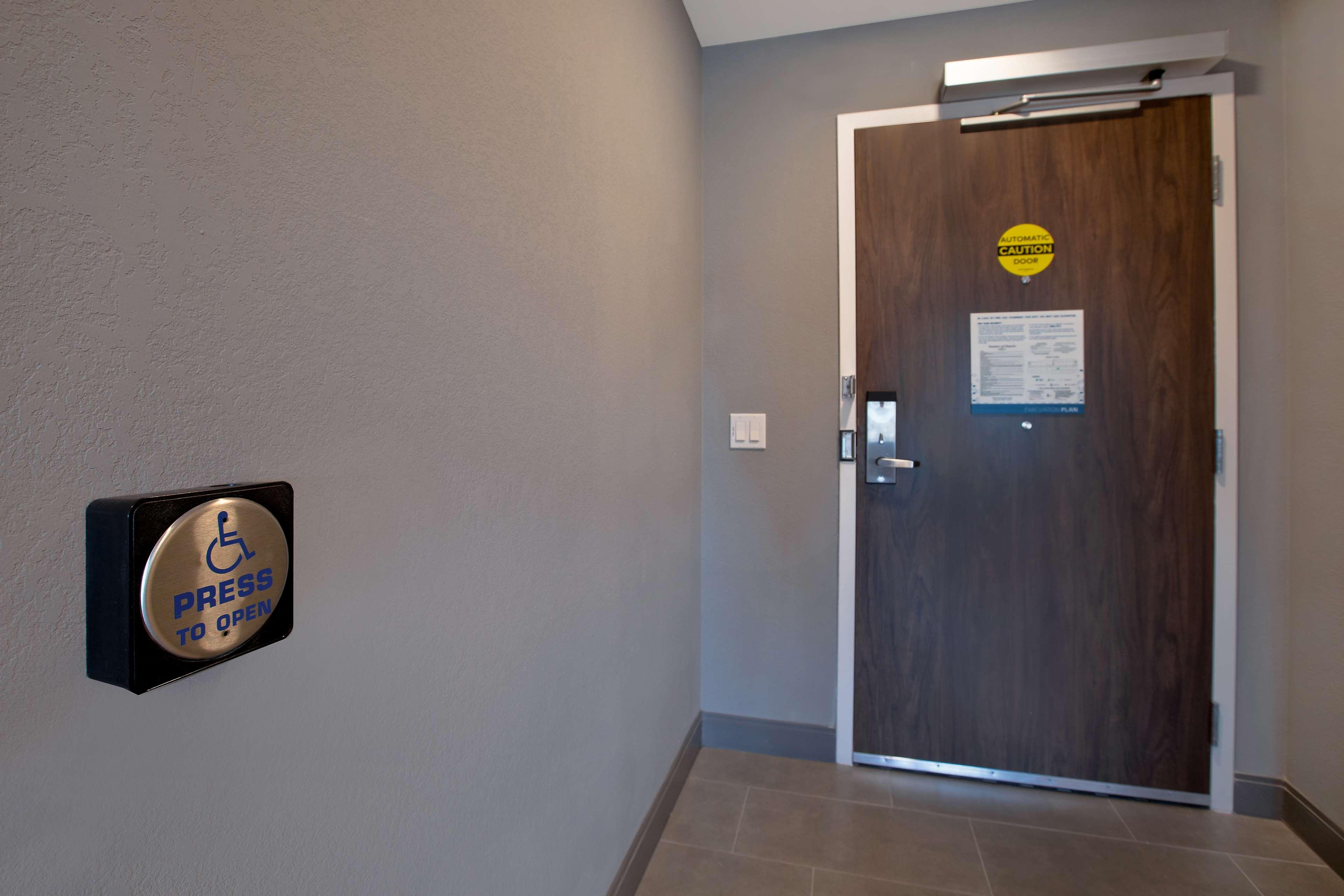 Room Accessible-two Queen Beds