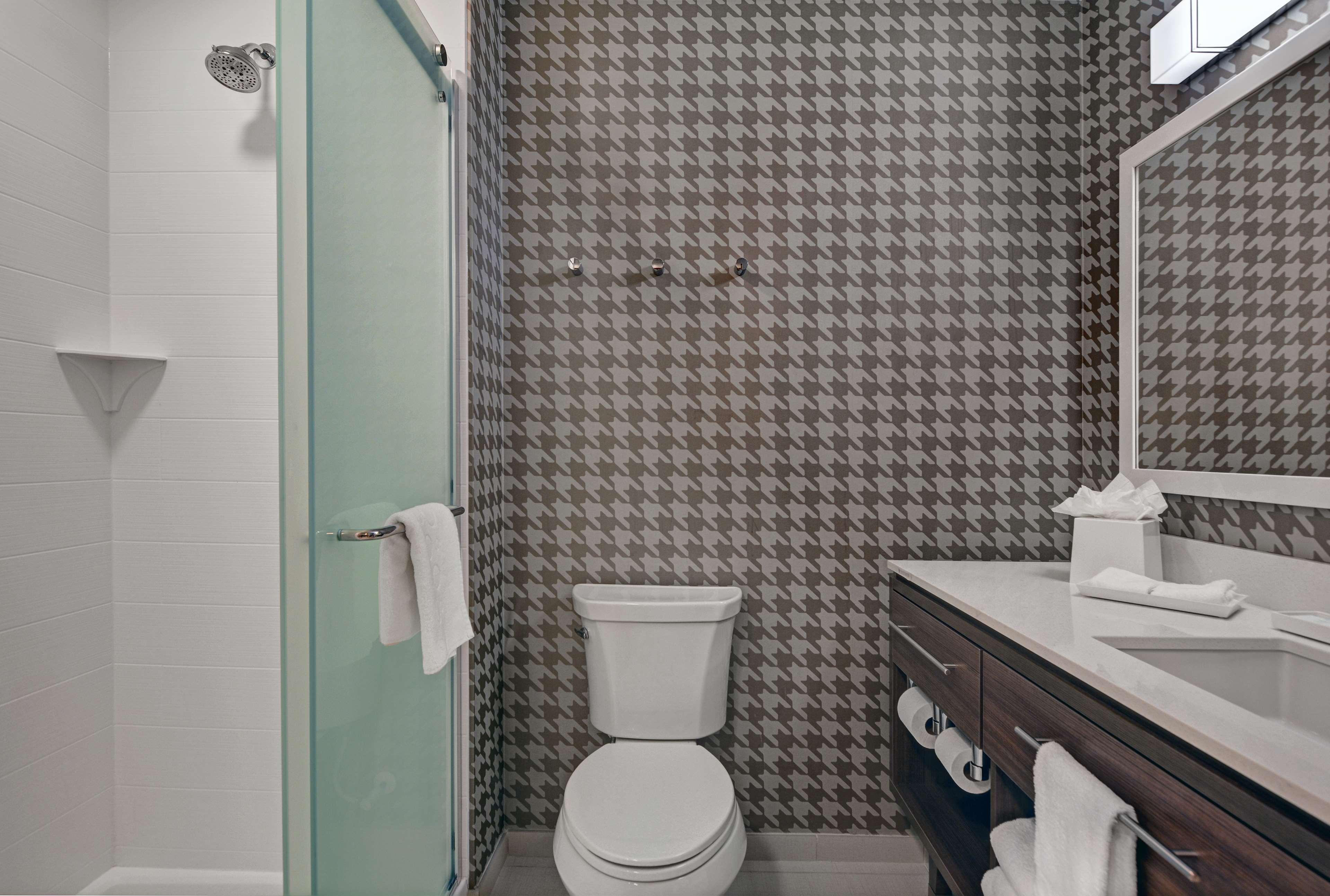 Studio Two Queen Beds Non Smoking