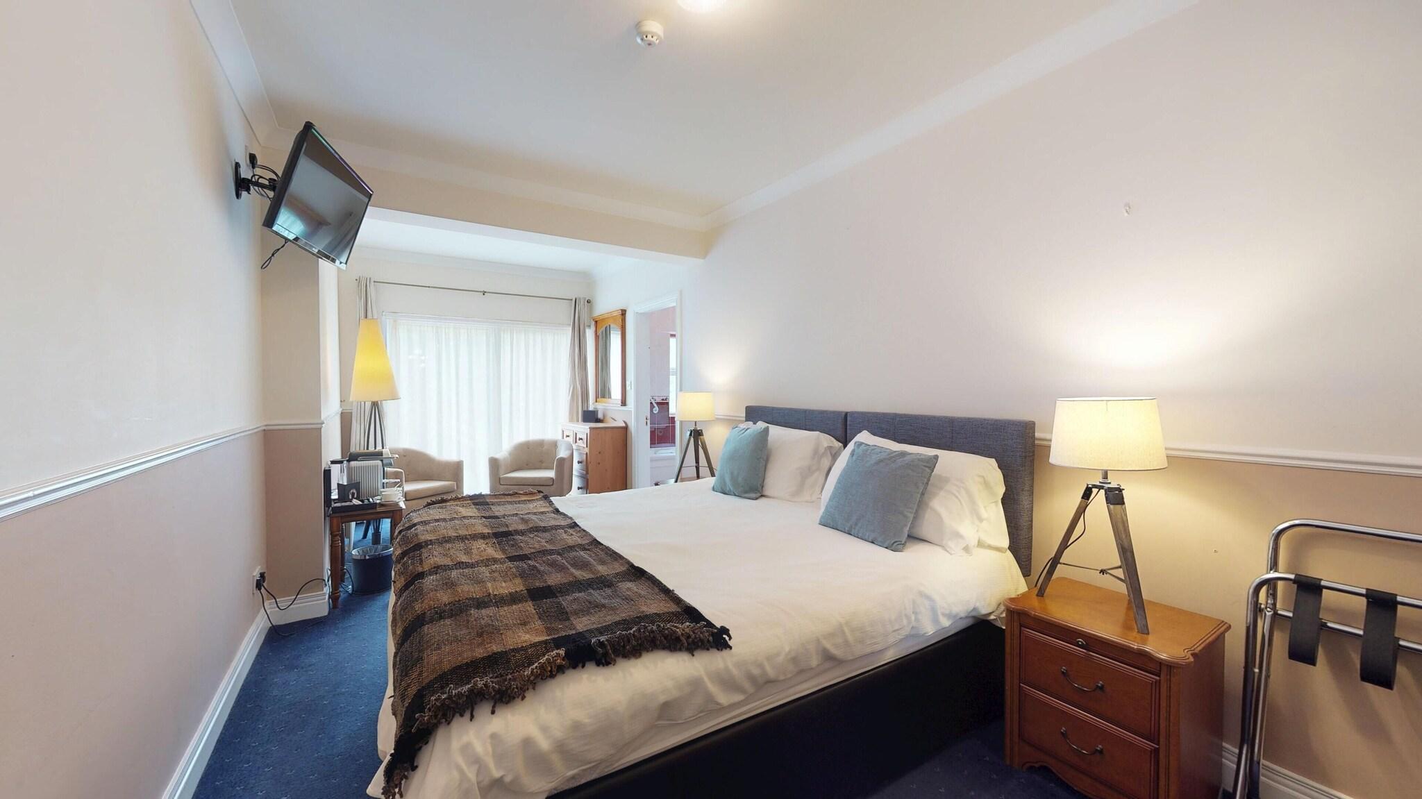 Double King Size Bed