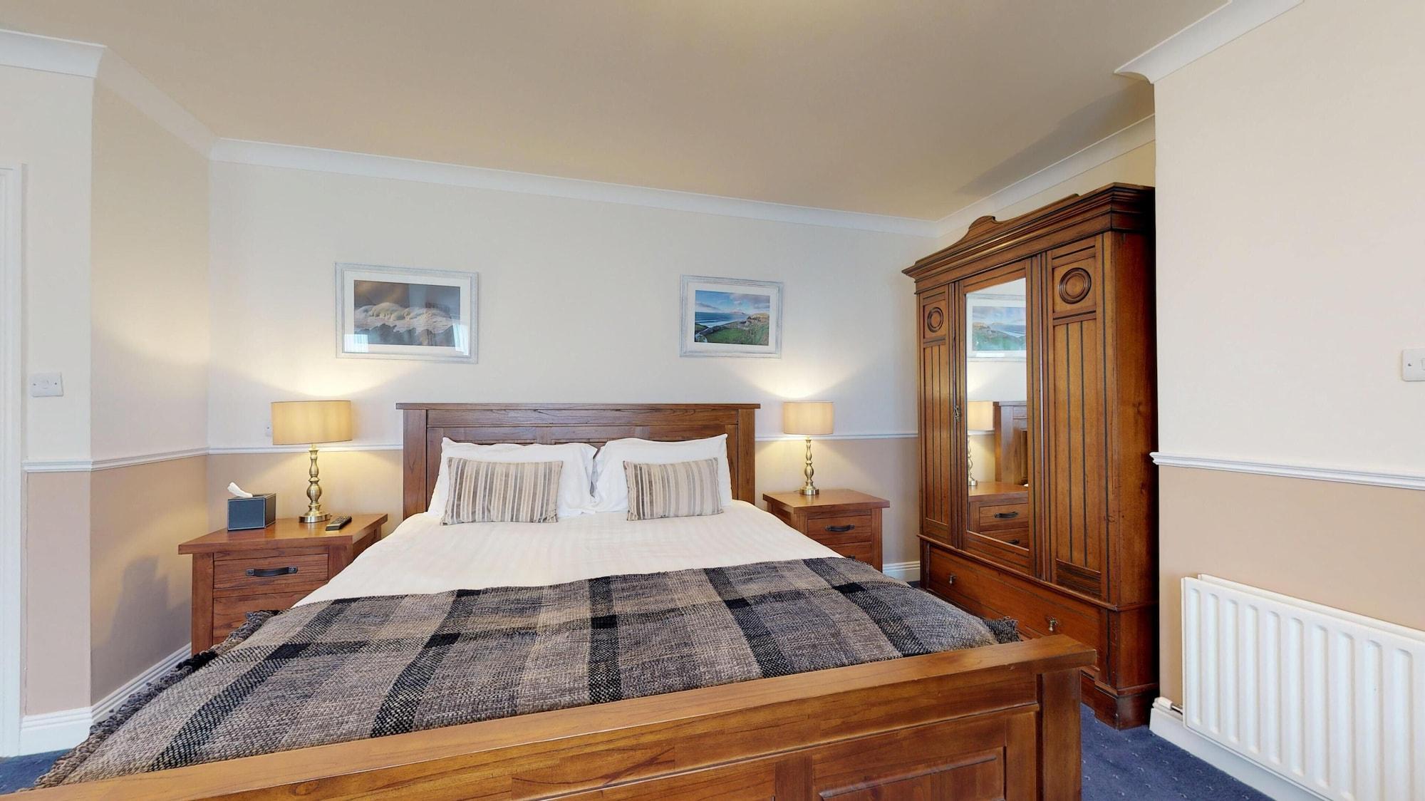 Family Room King Size Bed