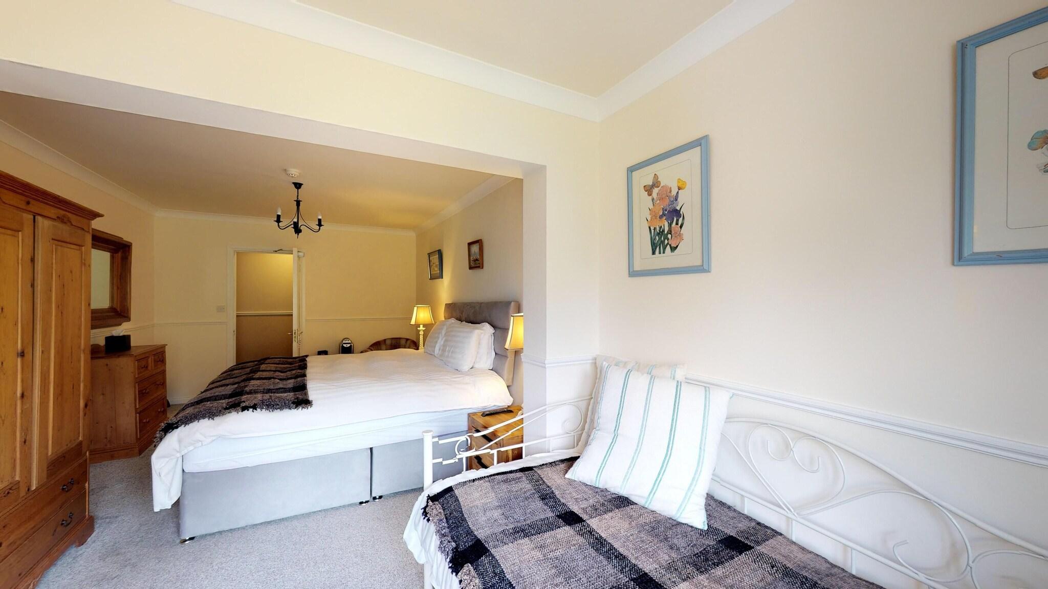 Family Room King Size Bed