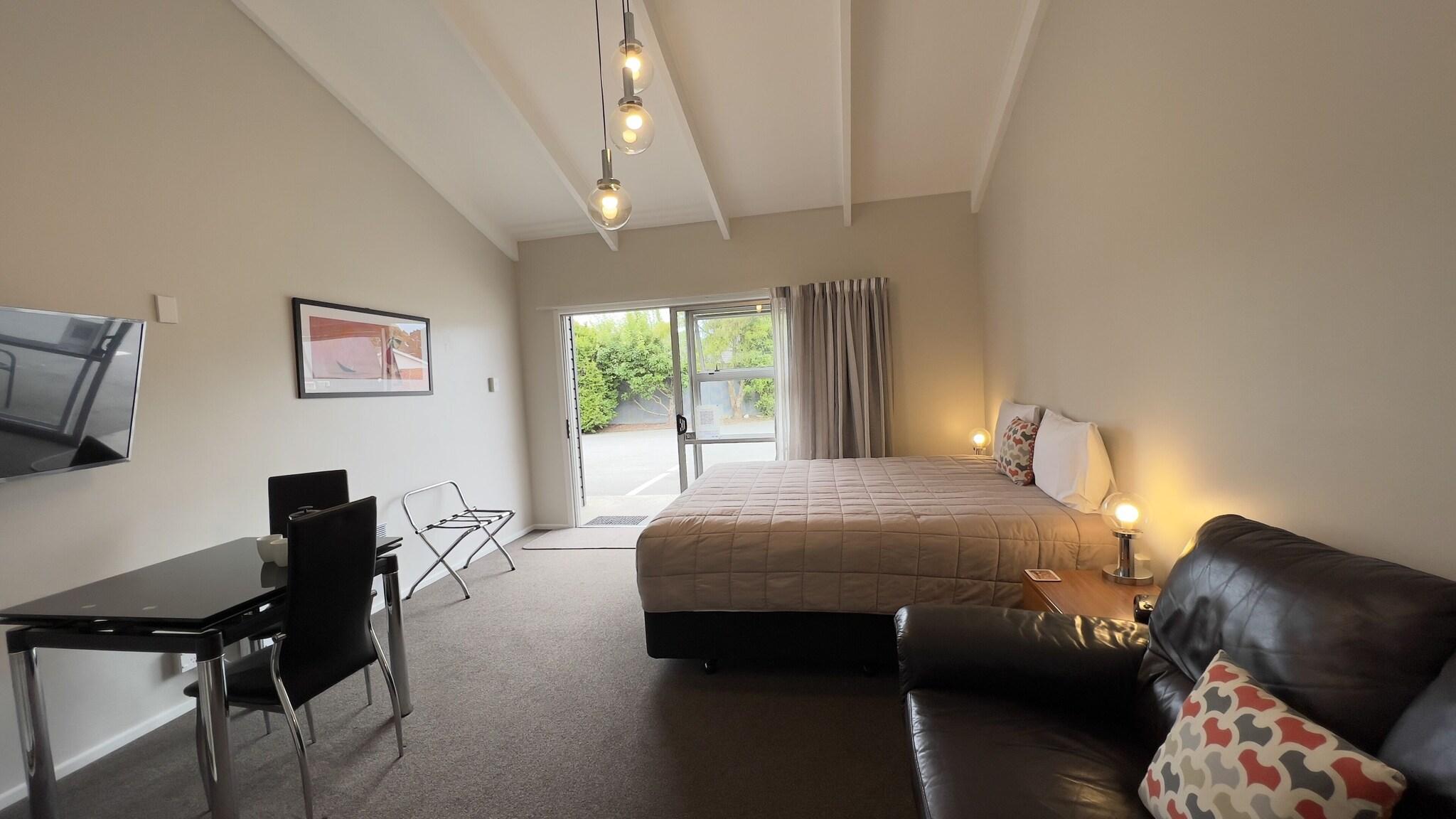 Studio Queen Size Bed