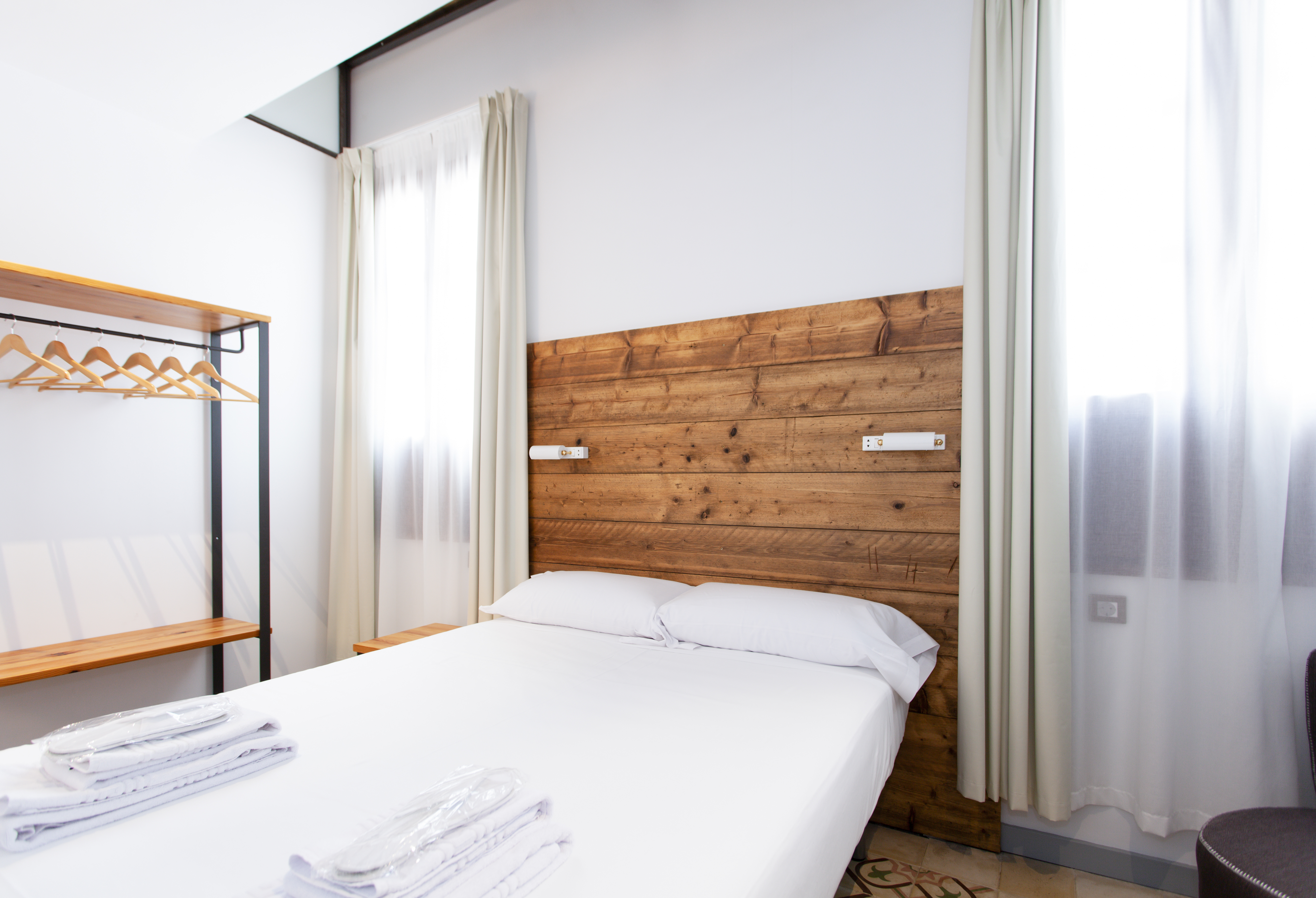 Double Deluxe One Bed