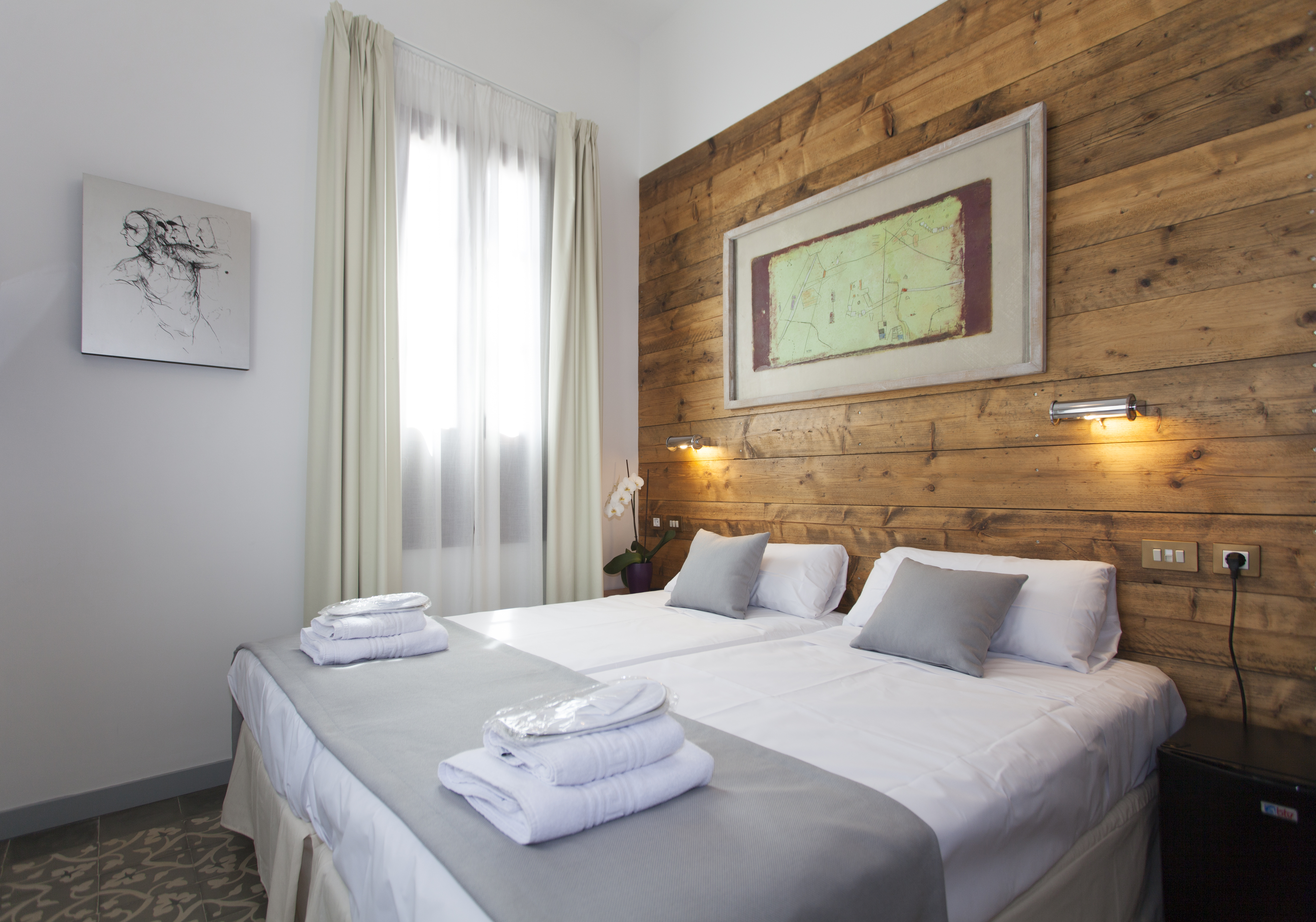 Double Deluxe One Bed