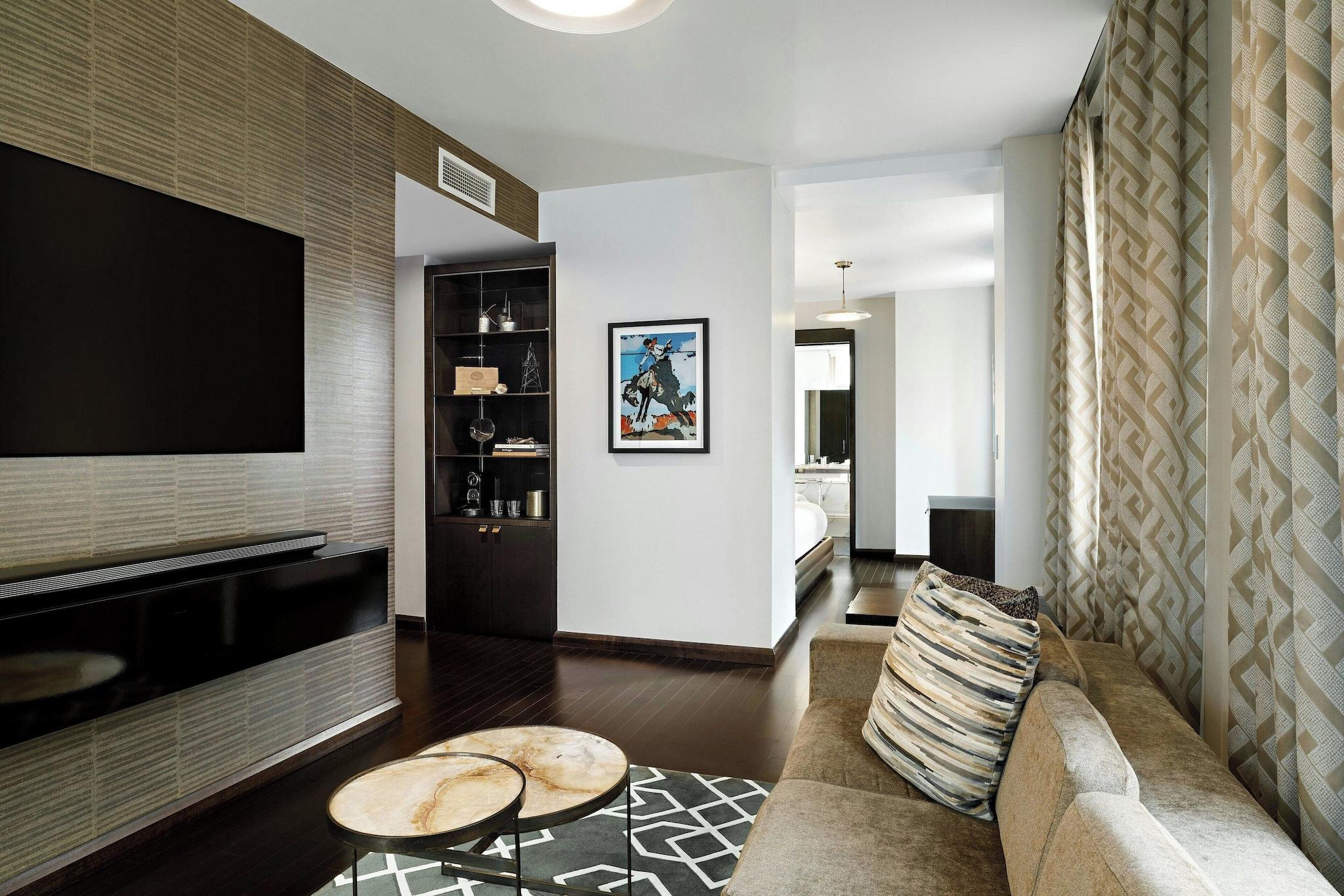 Suite King Size Bed