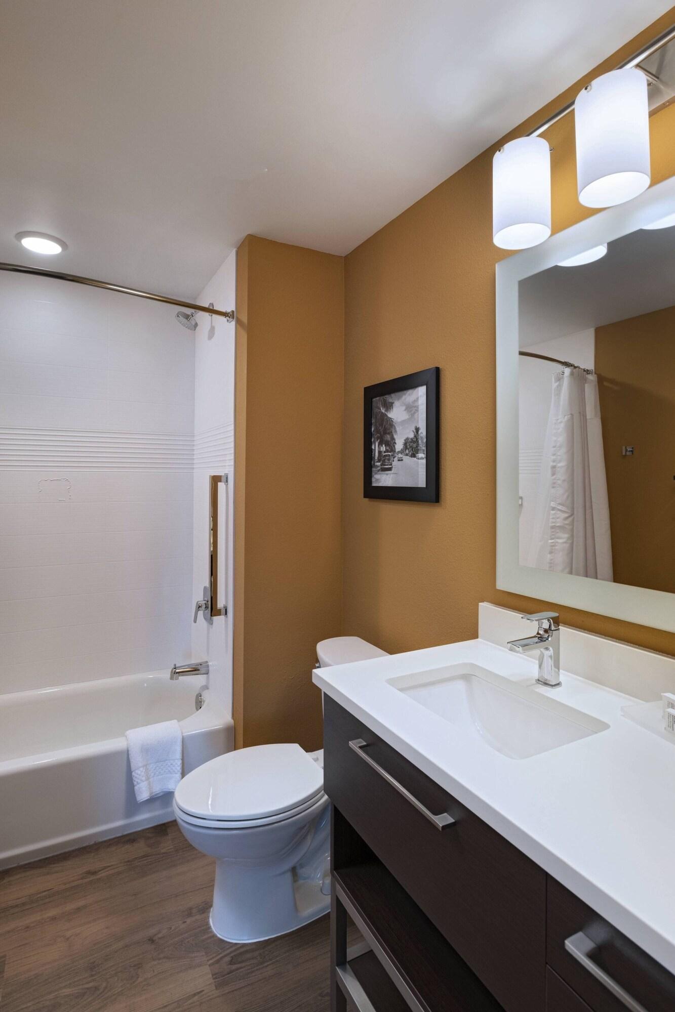 Suite Queen Size Bed