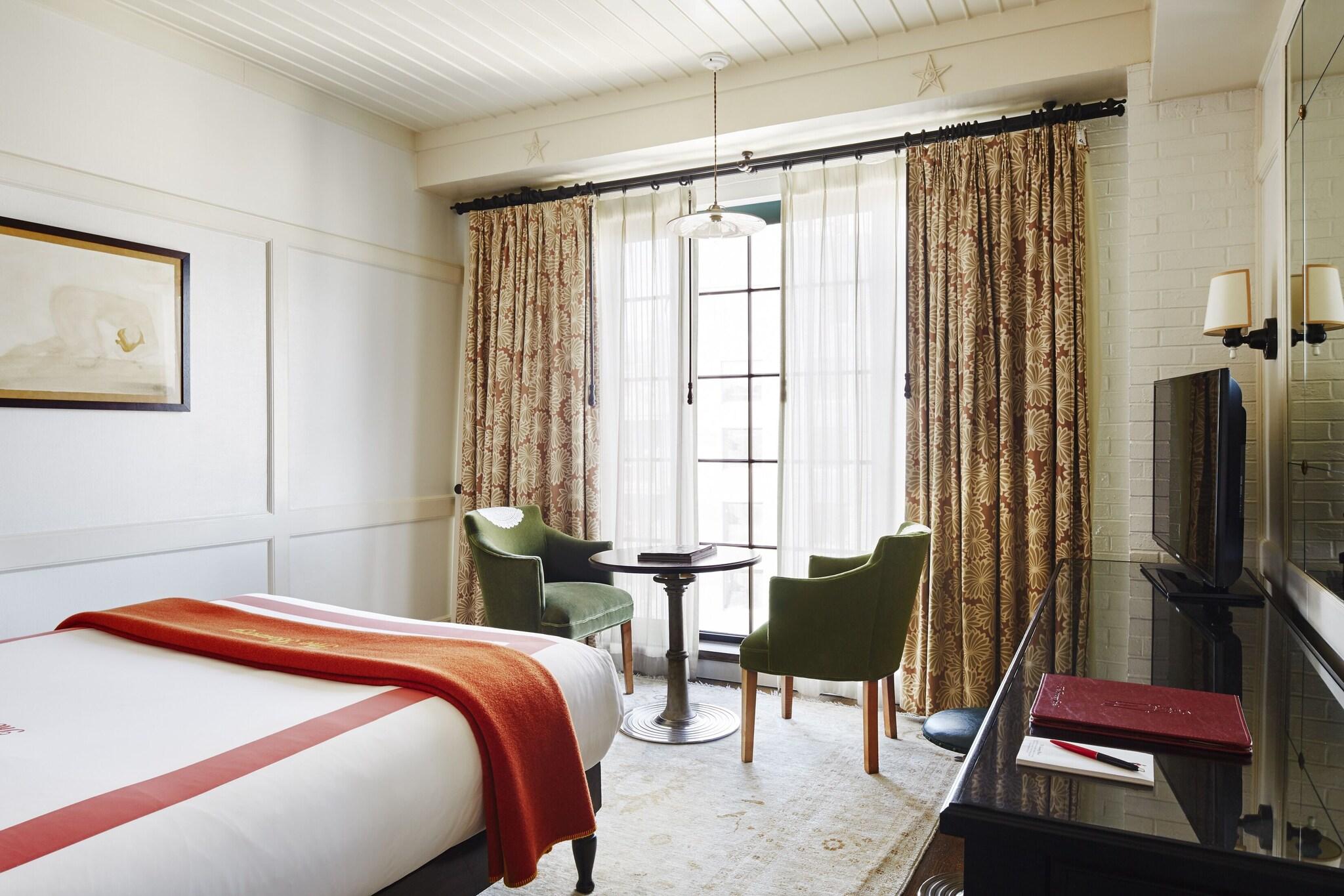 Double Queen Size Bed