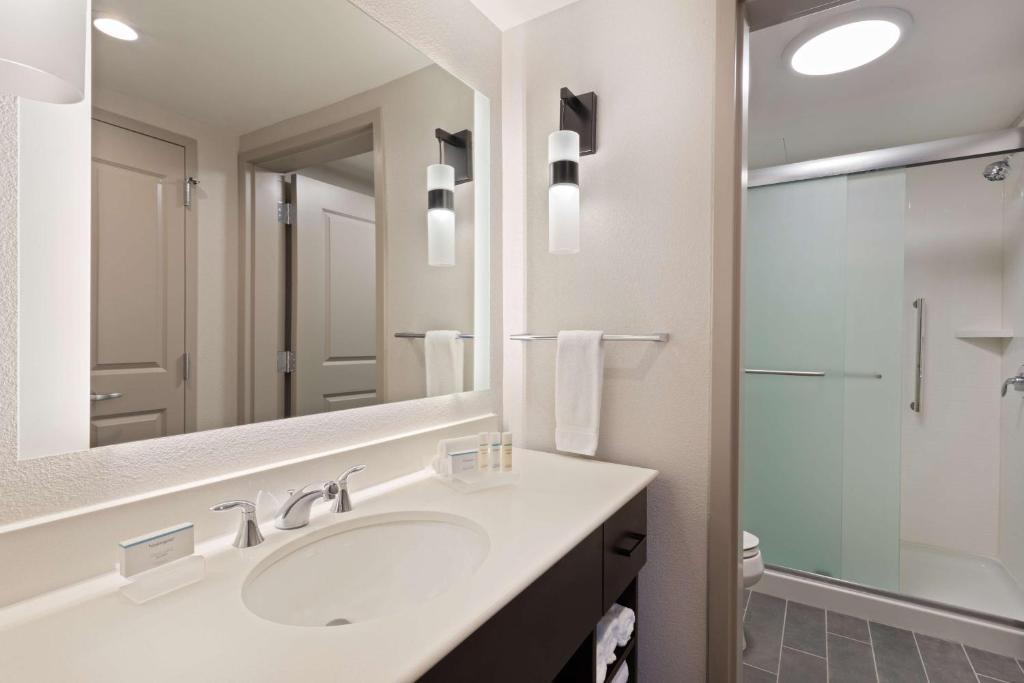 Studio Accessible-two Queen Beds