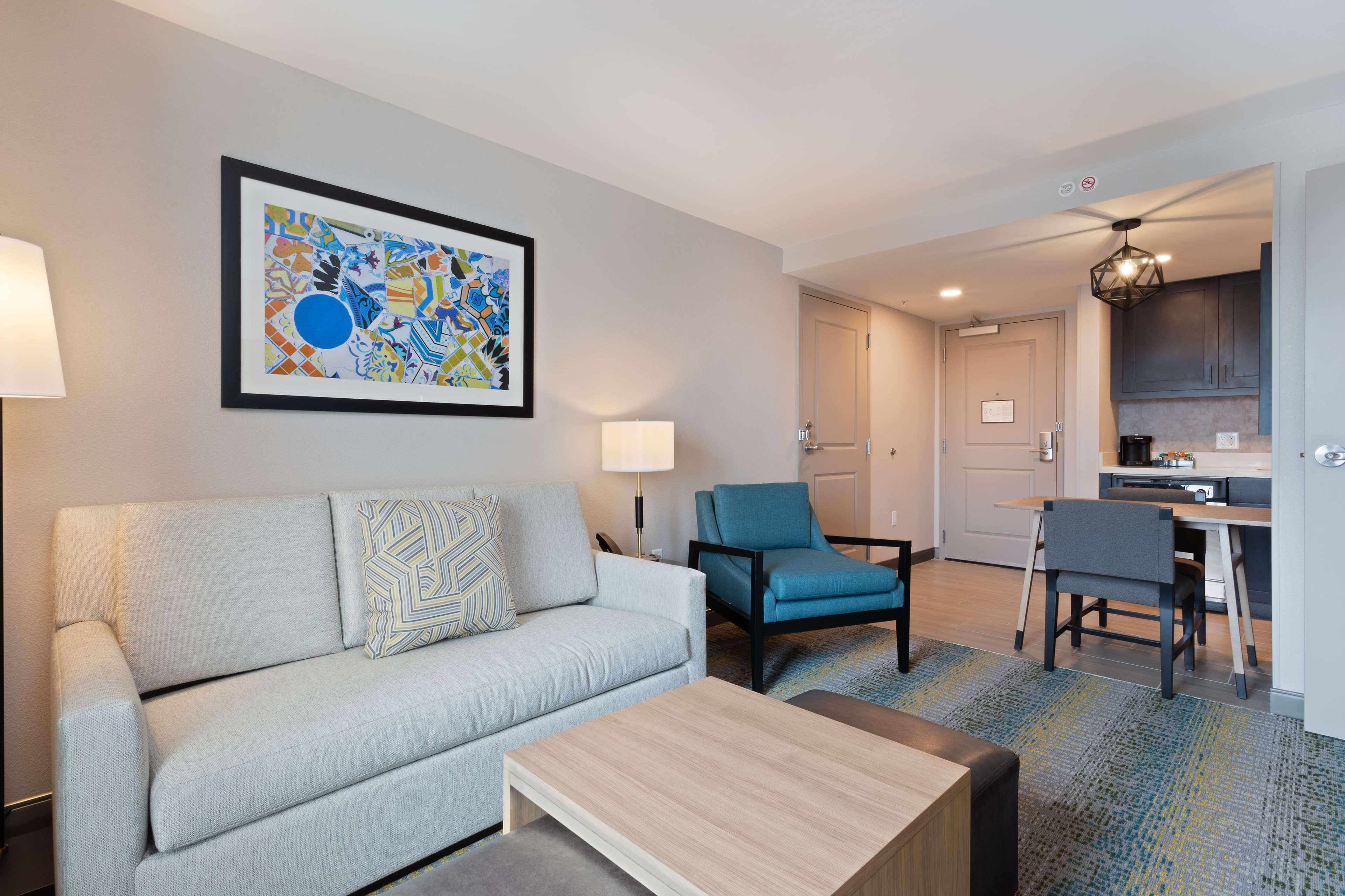 Suite Two Queen Beds One Bedroom