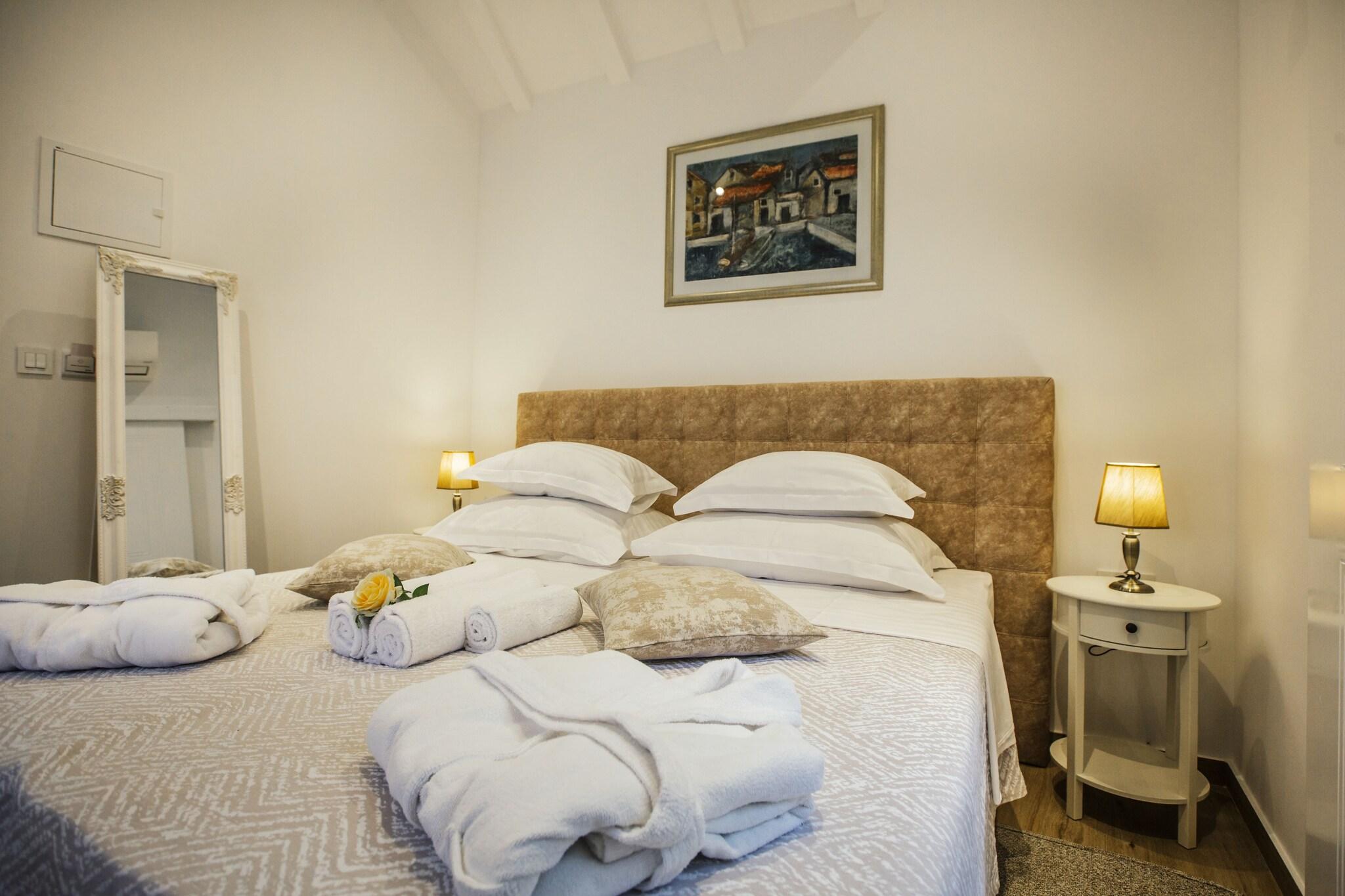 Double Deluxe City View King Bed