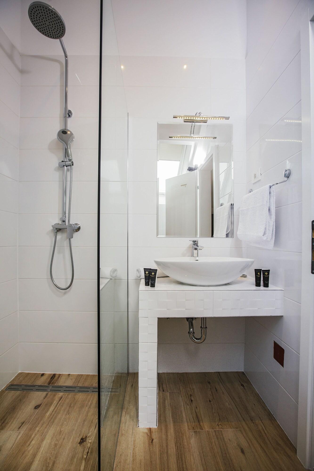 Double Superior Queen Bed