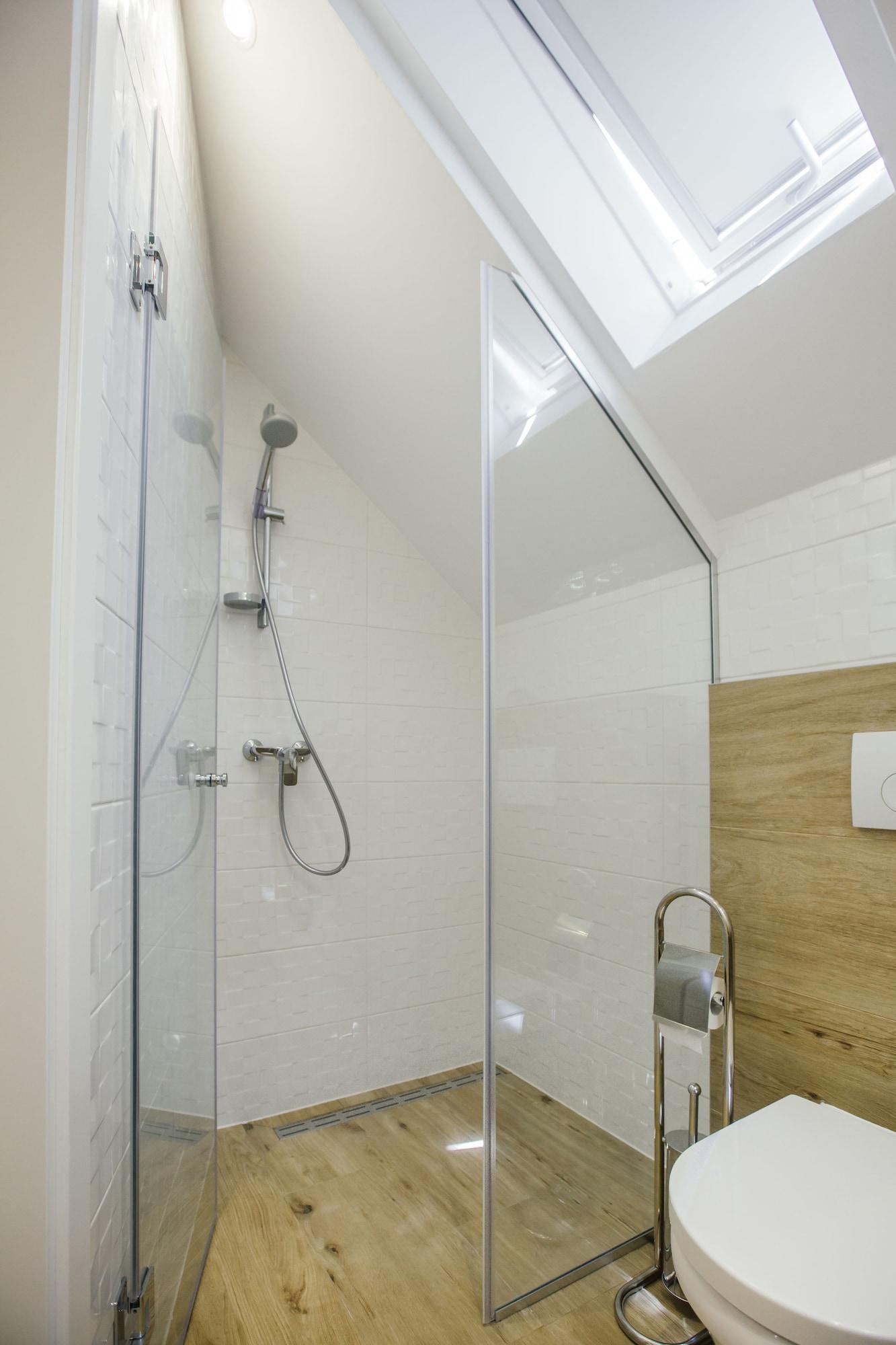 Double or Twin Deluxe King Bed