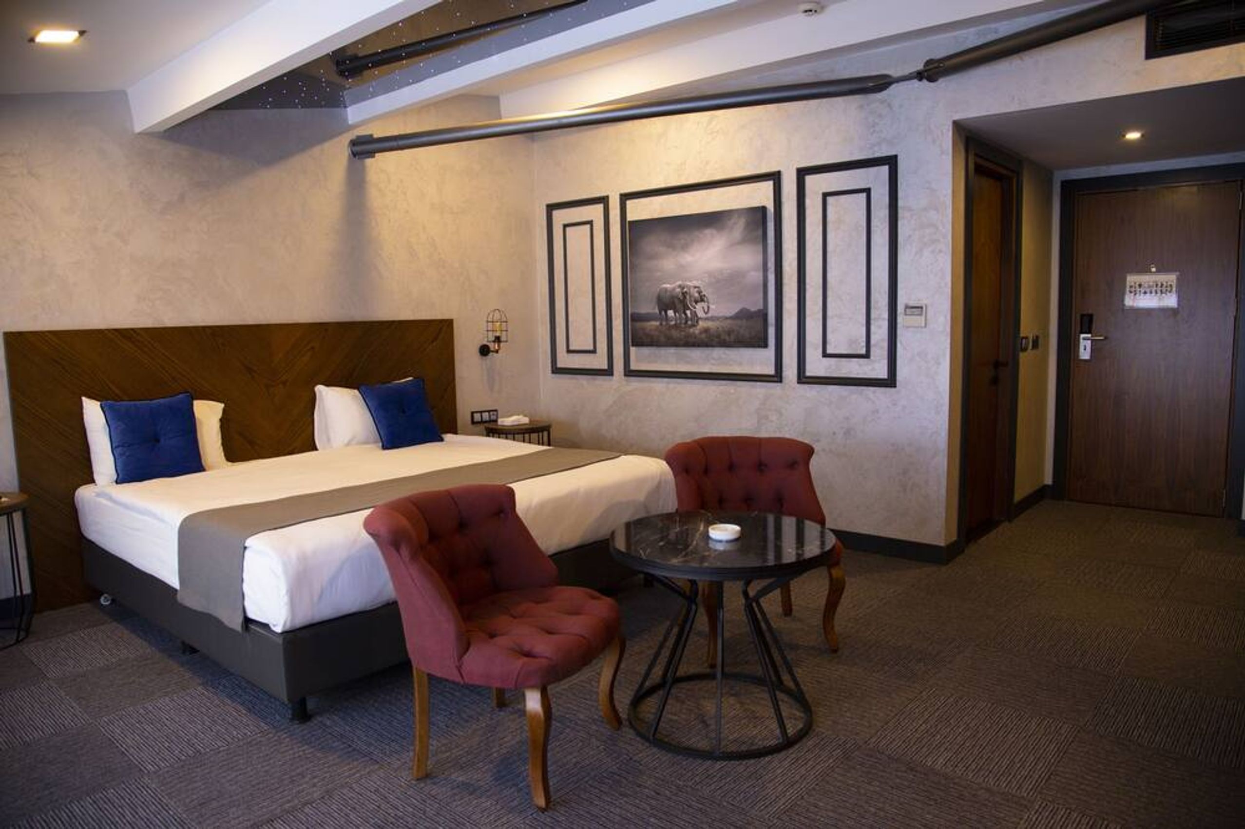 Room Connecting Room