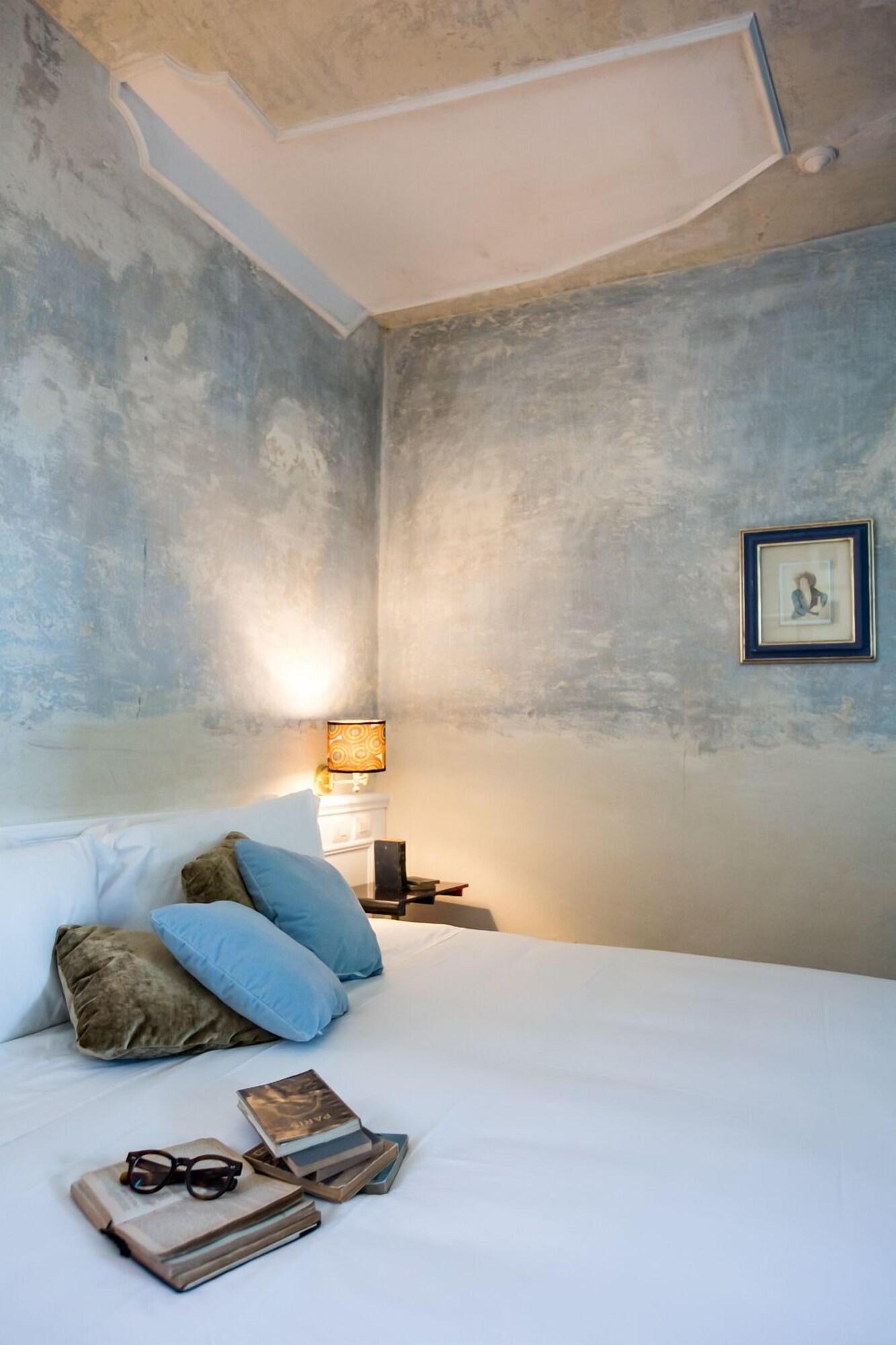 Double Deluxe King Bed