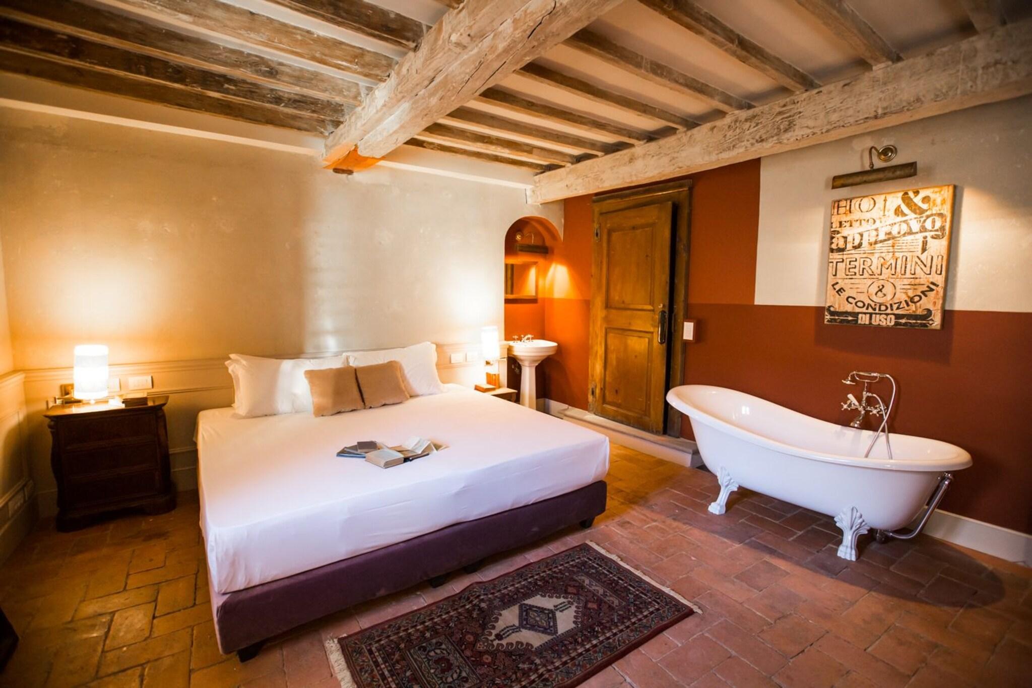 Double Deluxe King Bed