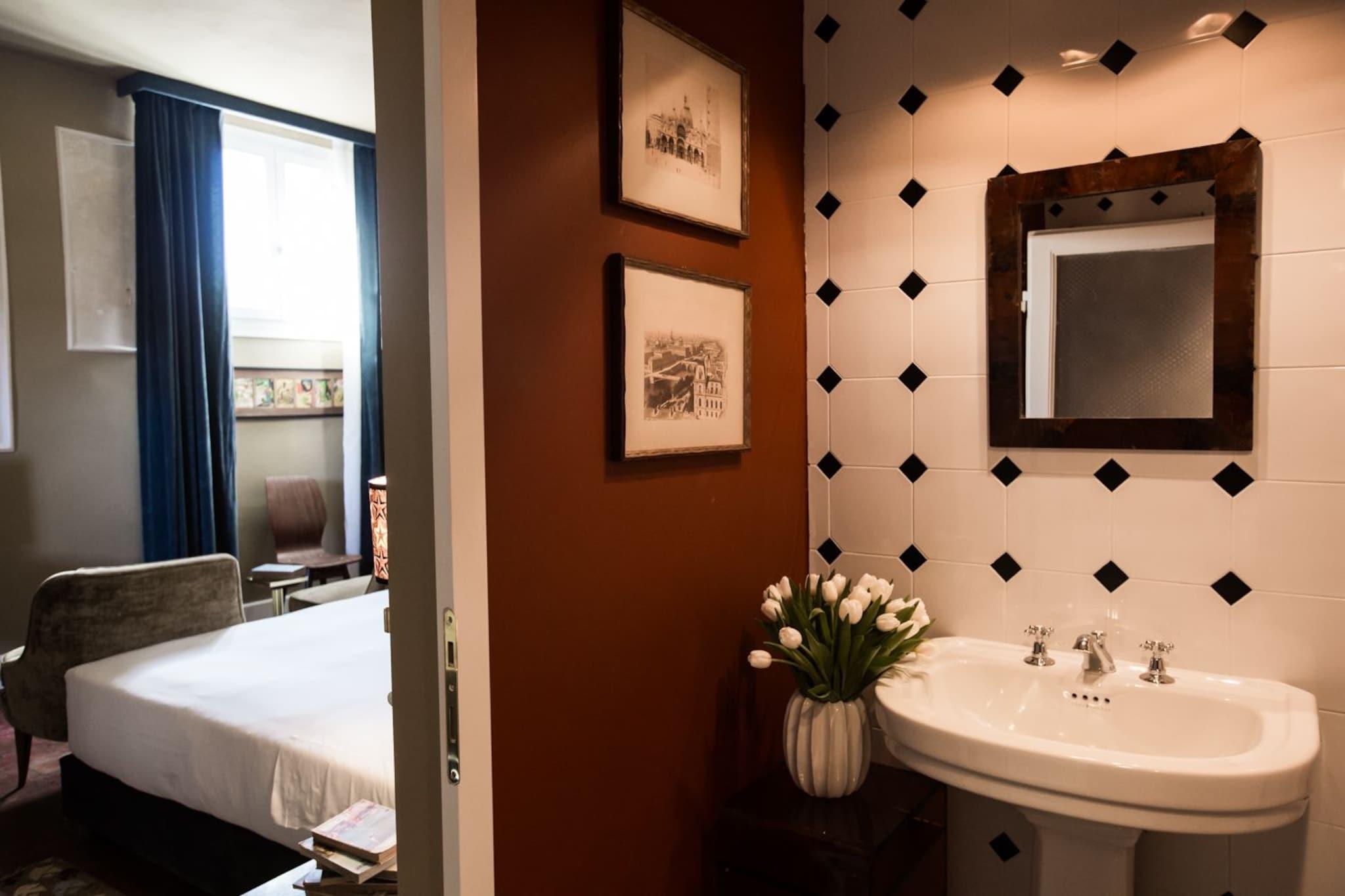 Double Superior King Bed