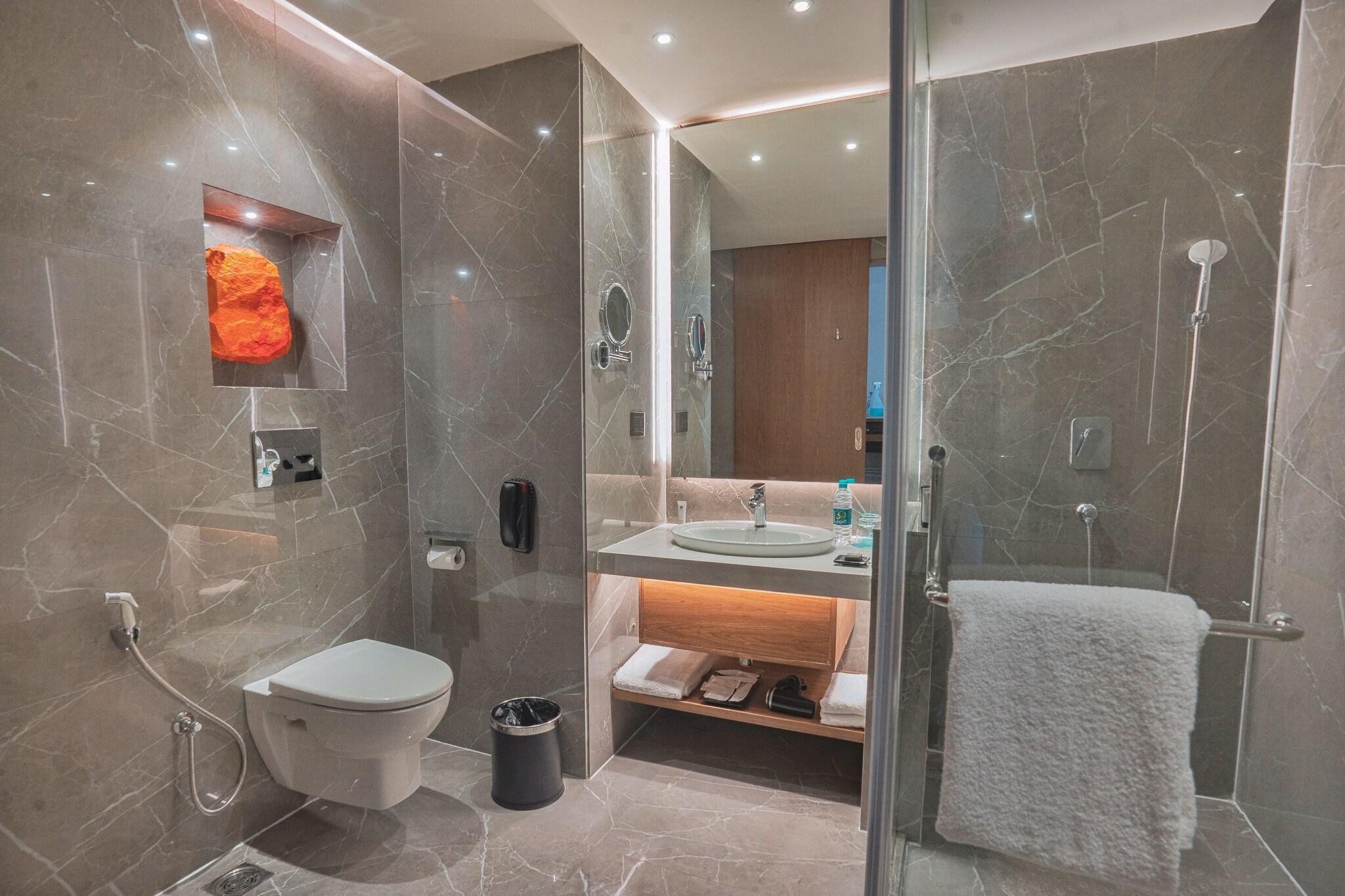 Double Deluxe King Bed